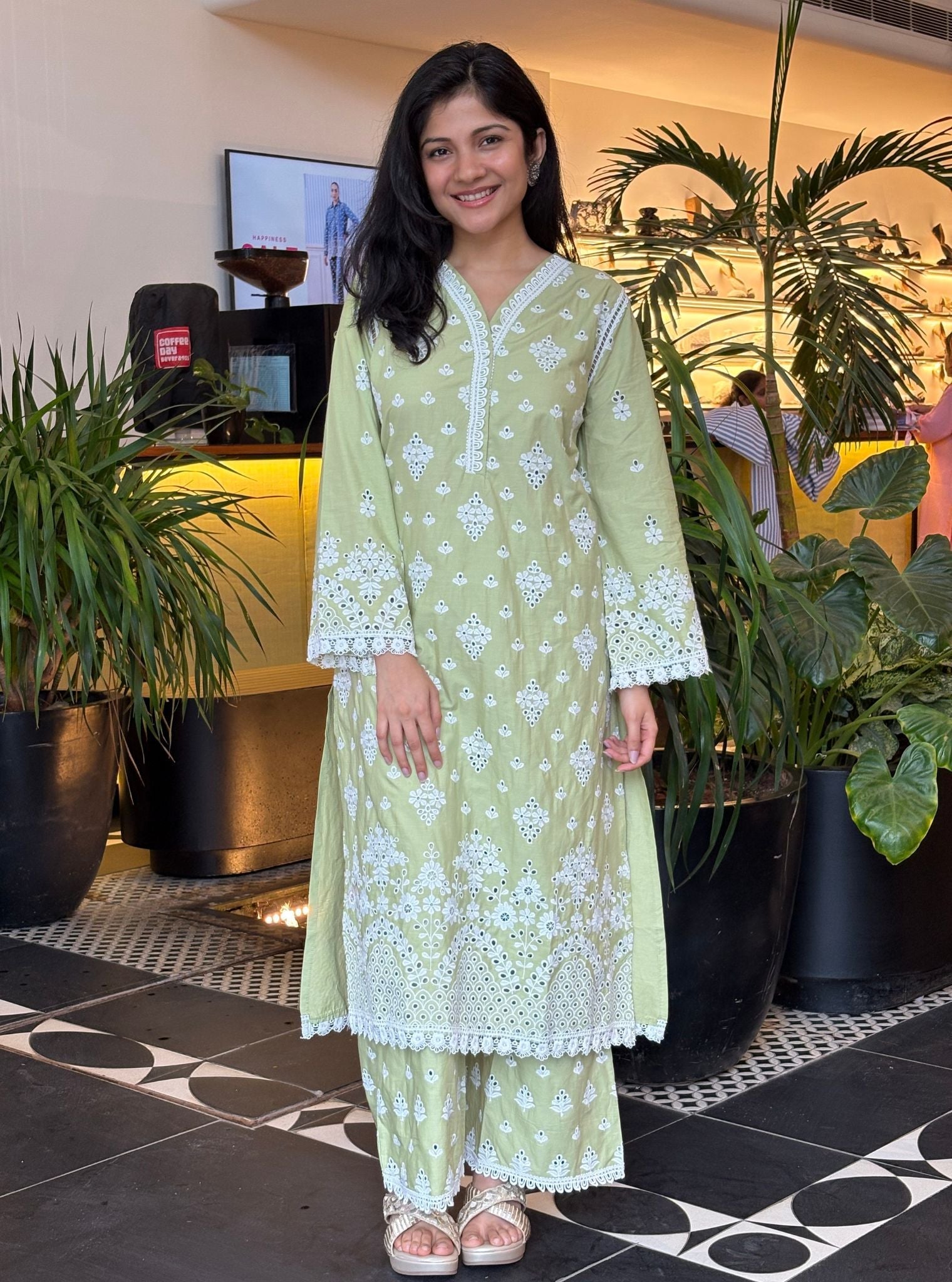 Mulmul Cotton Peehu Green Kurta with Mulmul Cotton Peehu Green Pant