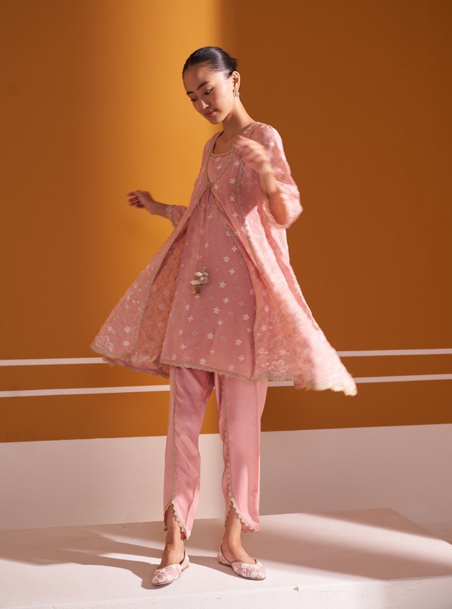 Sohni Banarsi Pink Kurta Set