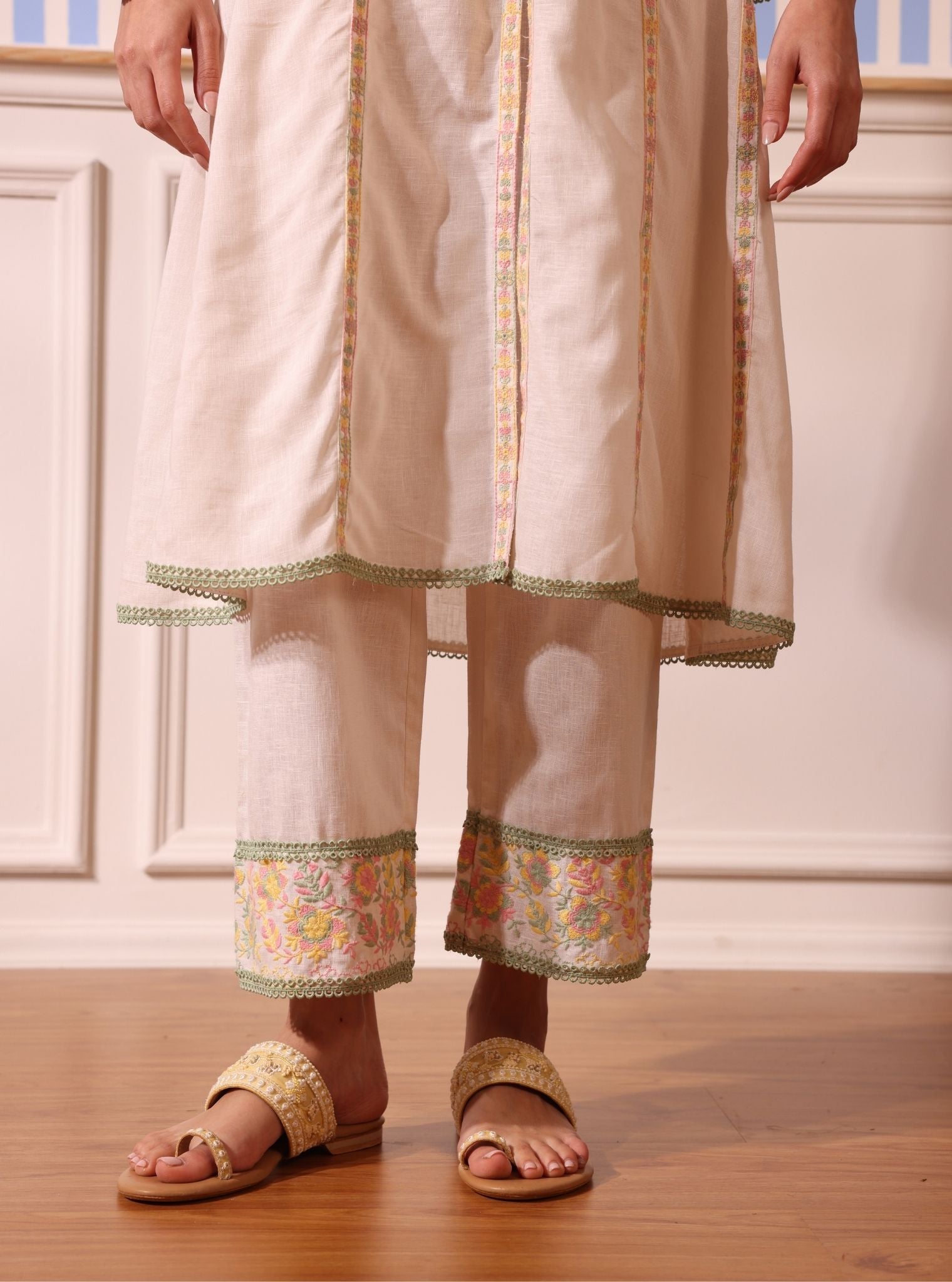 Siti Linen White Kurta Set