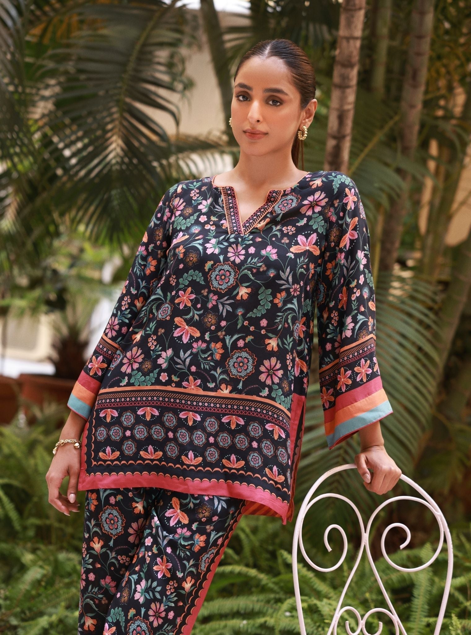 Saurmi Lawn Black Top Set
