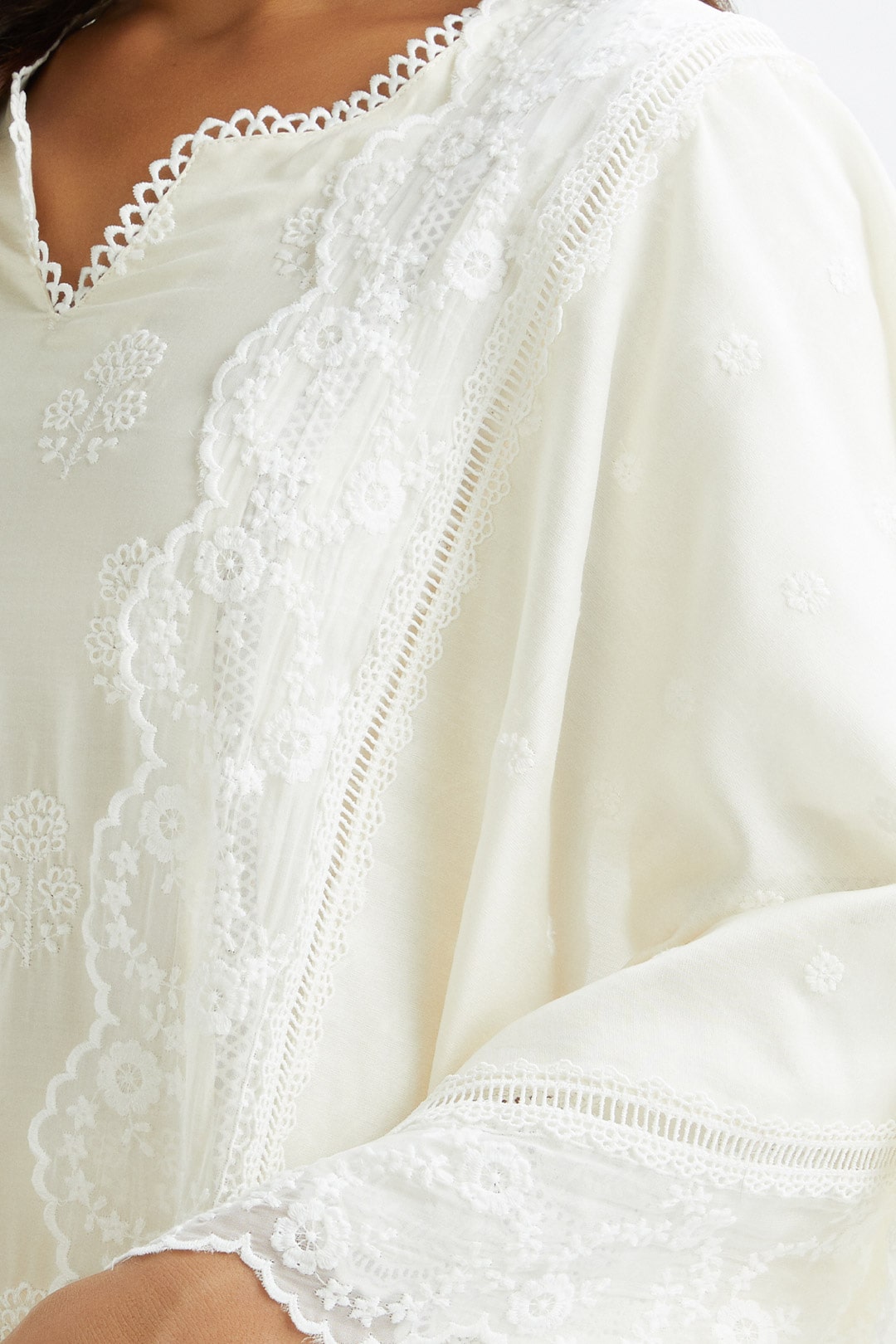 Nola Dupatta Off White