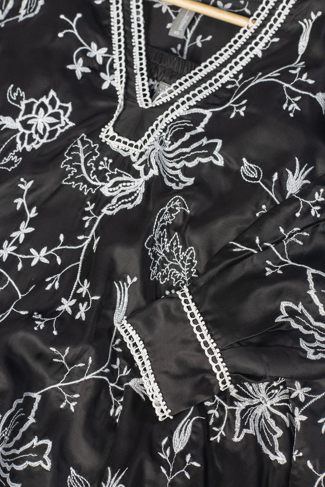 Mulmul Cupro Lonain Black Top