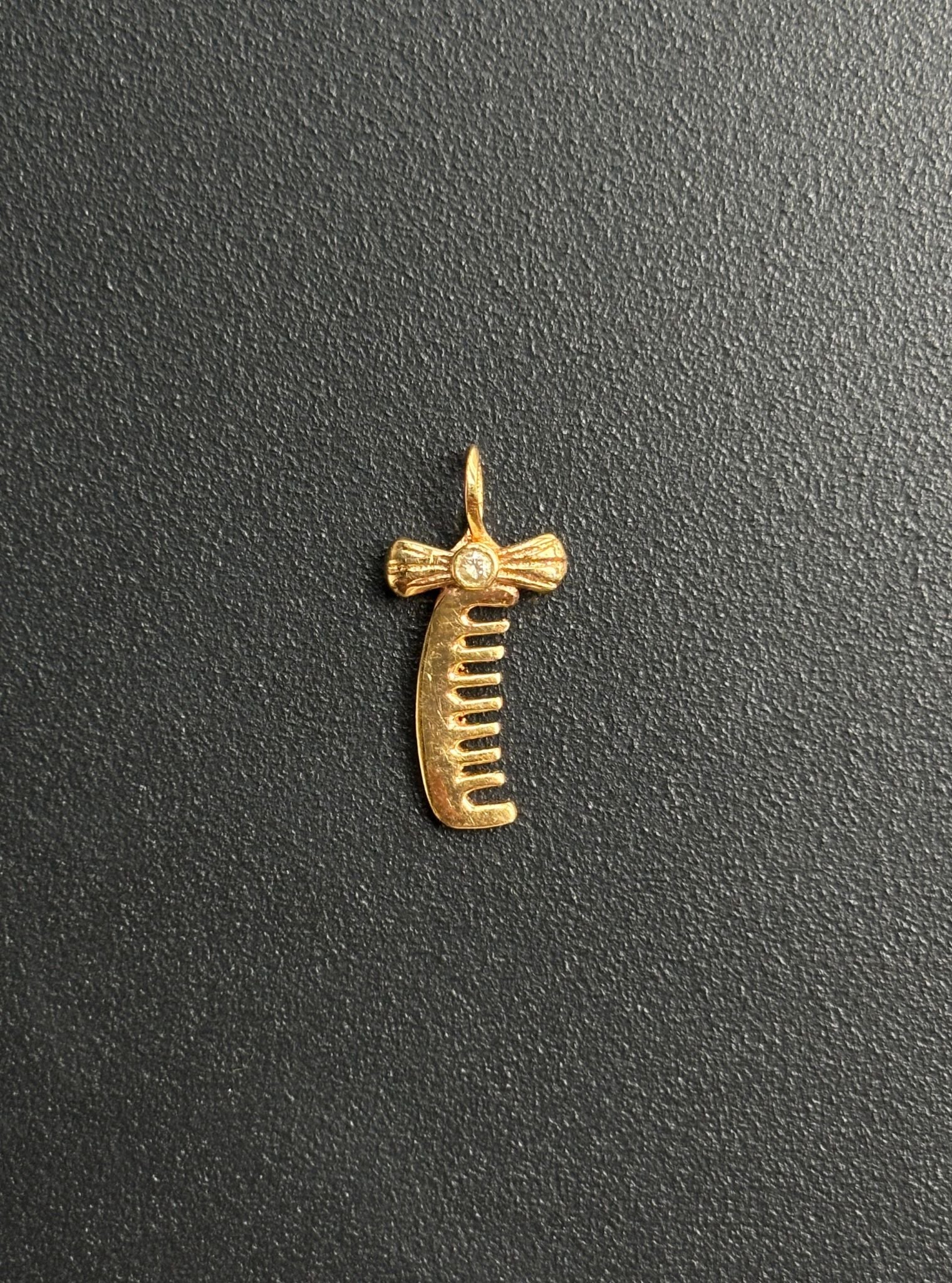 Comb Charm