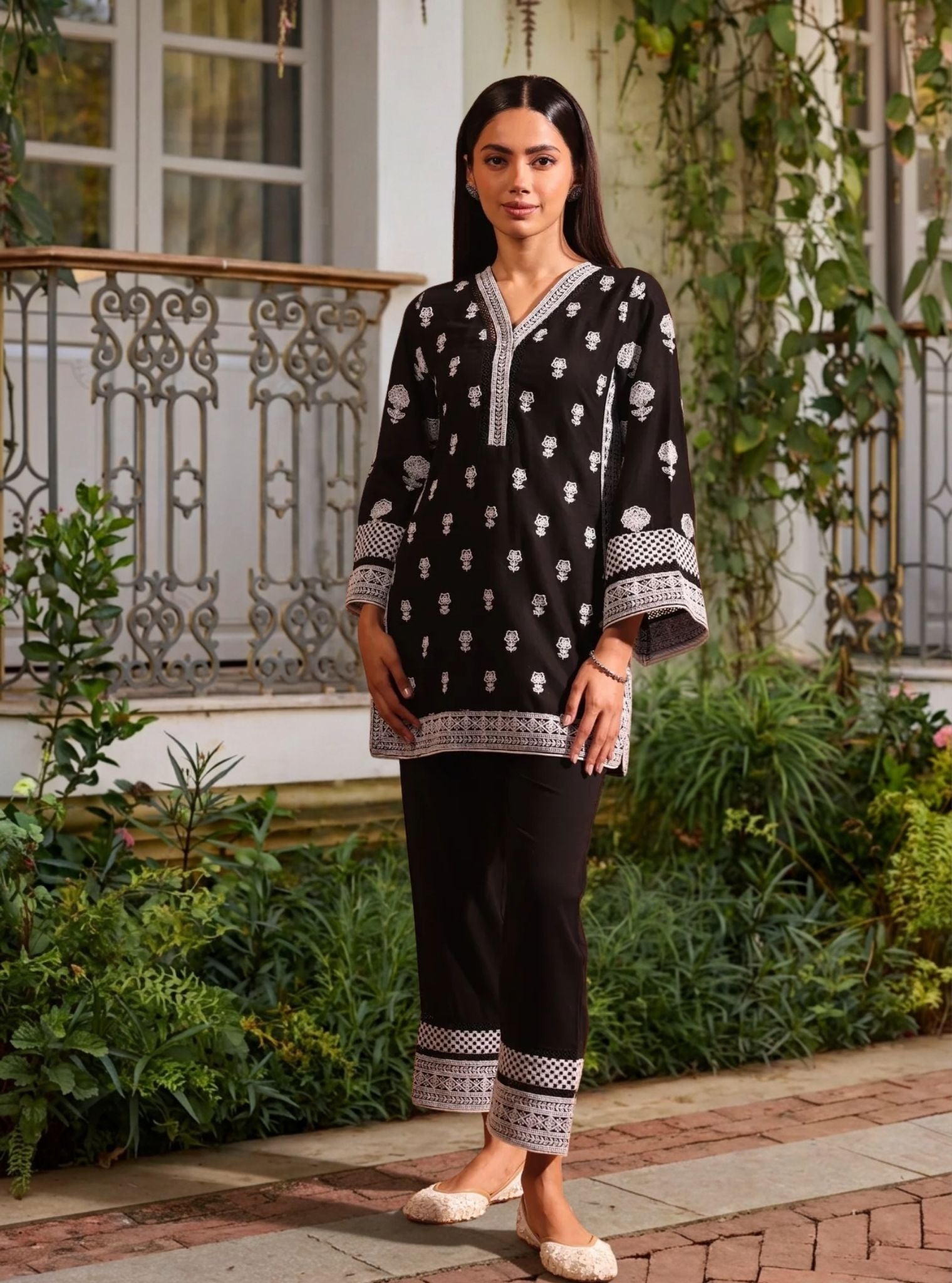 Pema Linen Black kurta Set