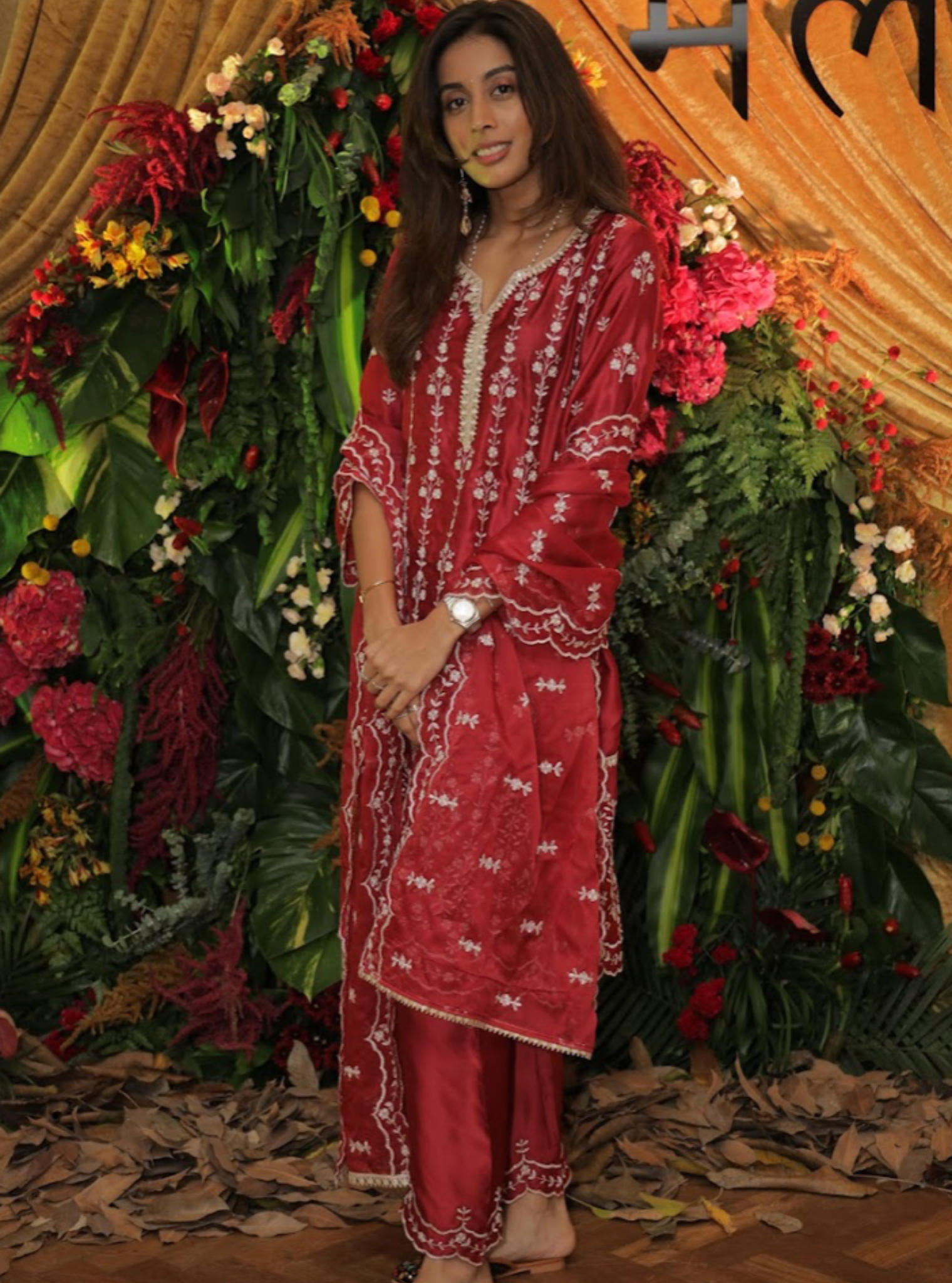 Tasanee Cupro Satin Red Kurta Set