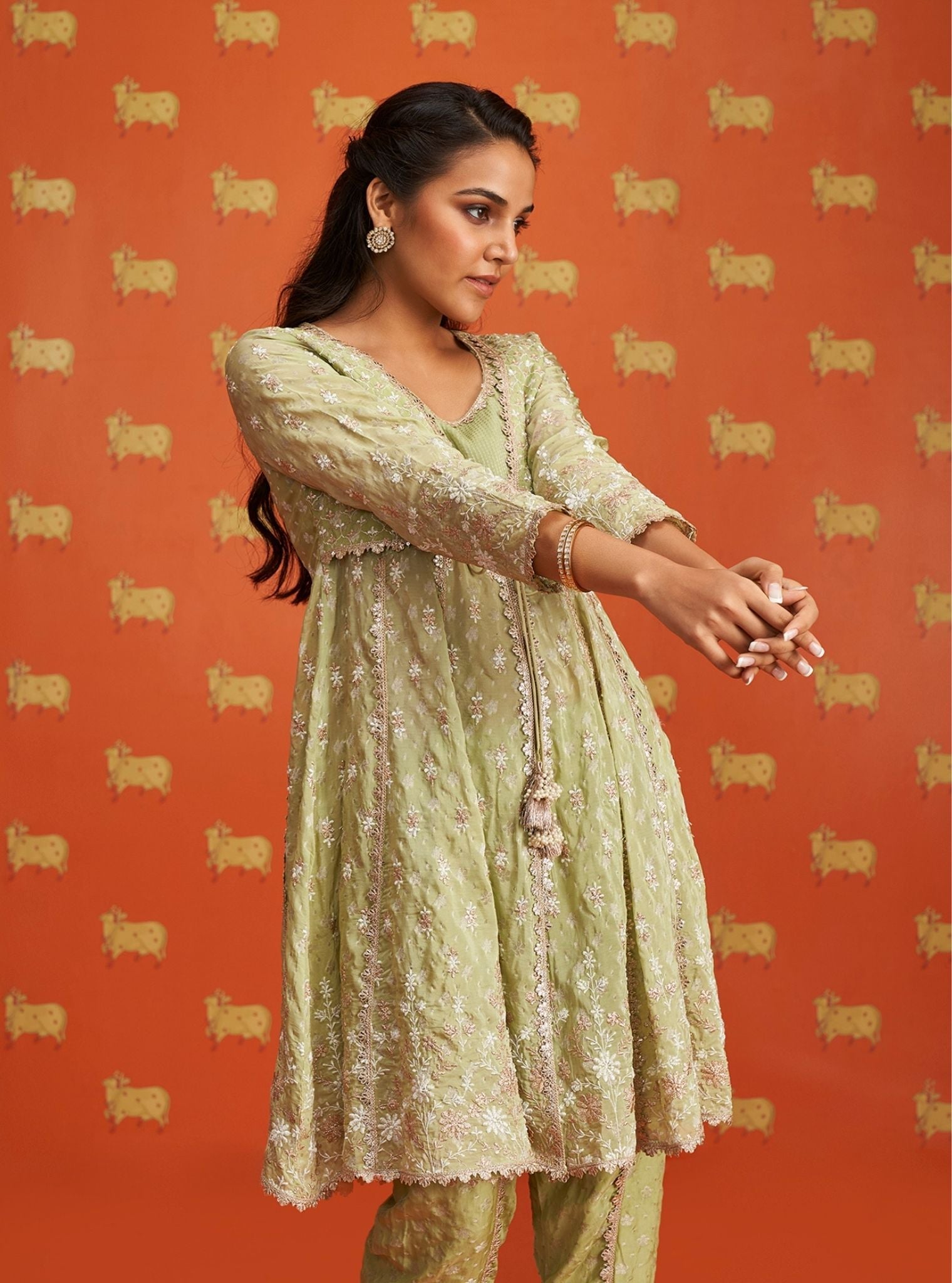 Mulmul Banarsi Nyah Green Short Anarkali Kurta With Mulmul Banarsi Nyah Green Dhoti Pant