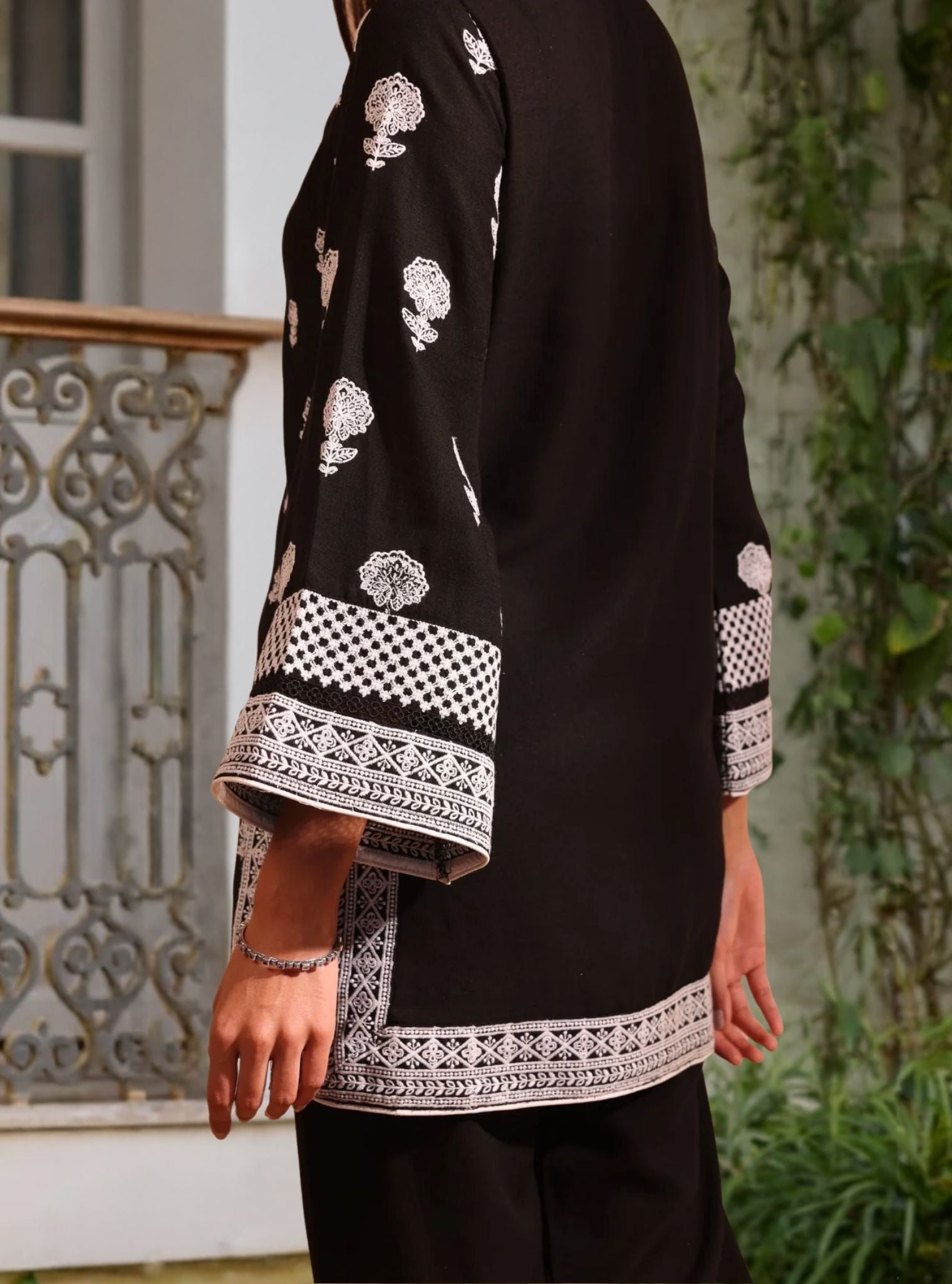 Pema Linen Black kurta Set