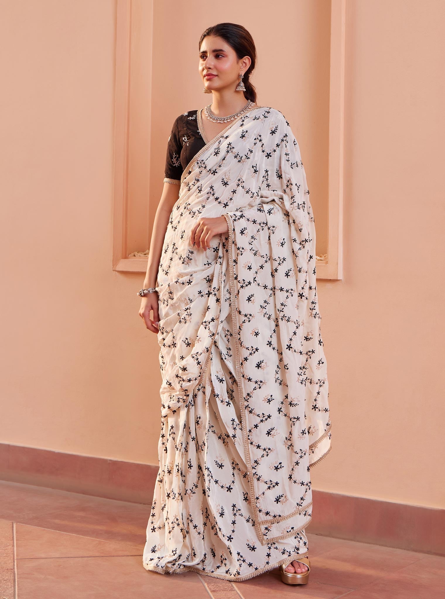 Tavisi Crepe Off White Pre-Stitched Saree