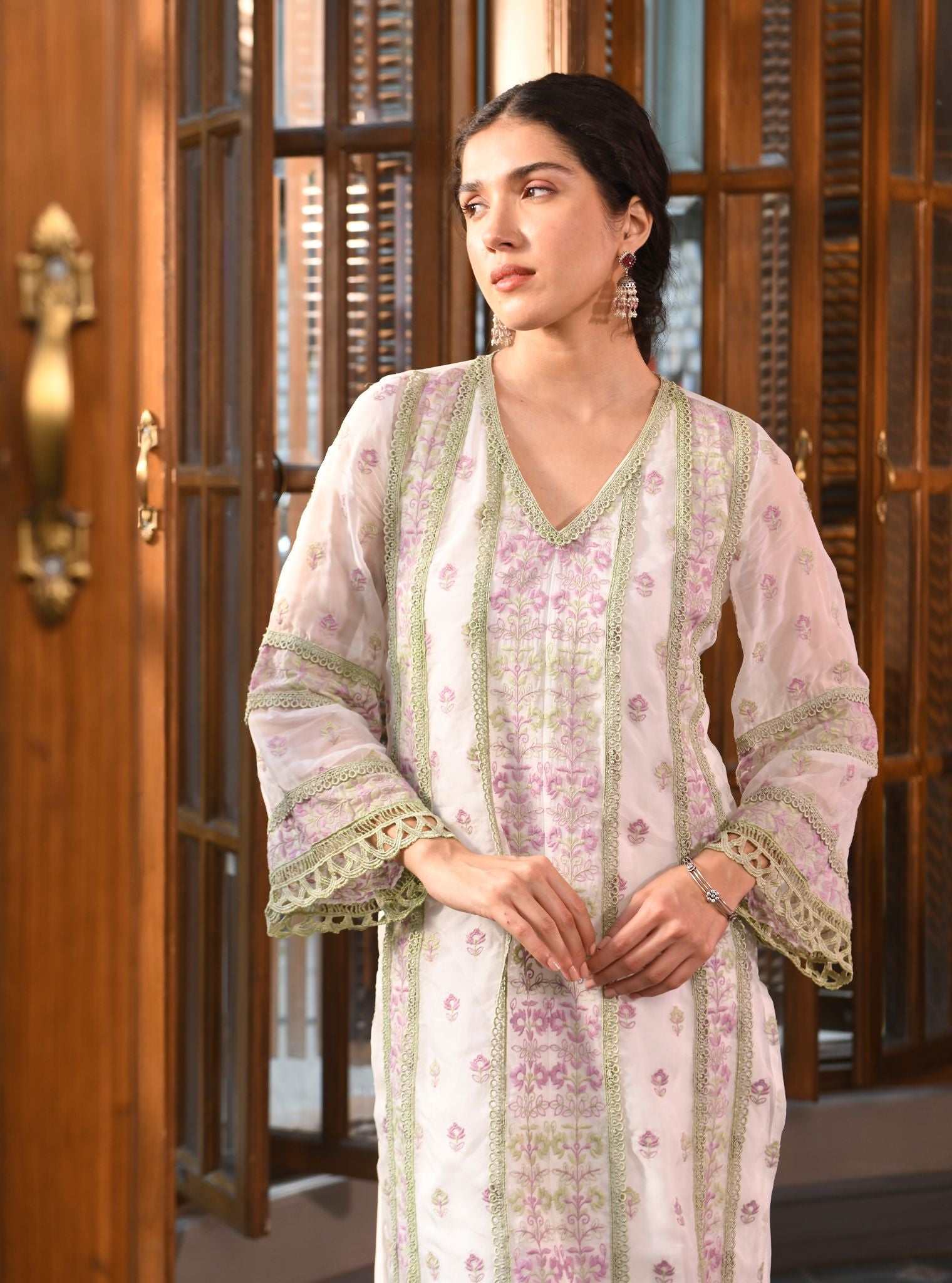 Mulmul Organza Paniz White Kurta With Mulmul Cotton Paniz White Pant