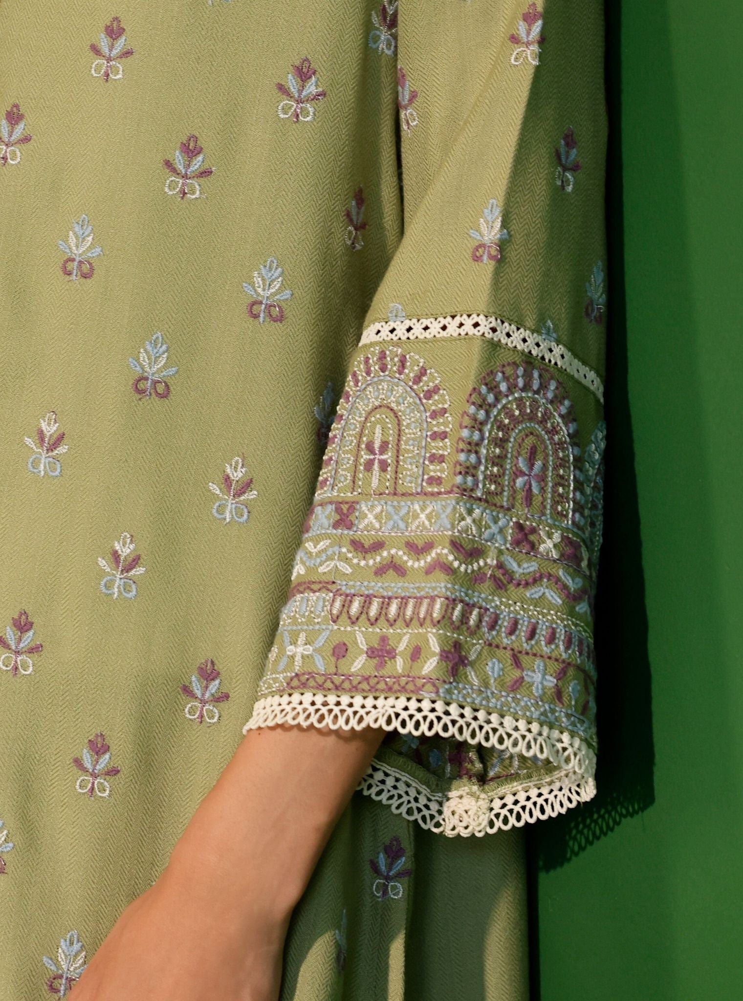 Mulmul Wool Wren Green Kurta With Mulmul Wool Wren Green Pant