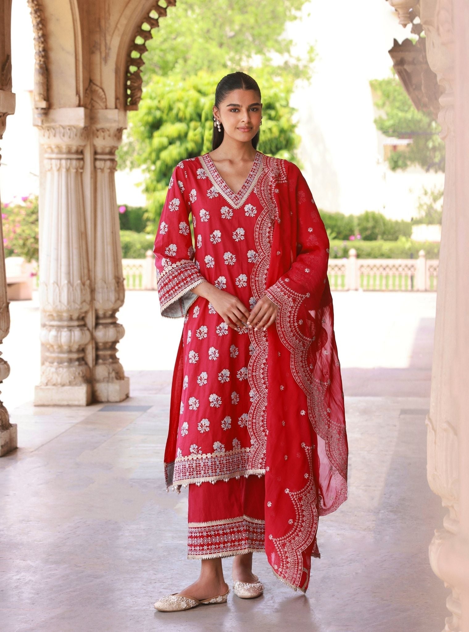 Mulmul Organza Yalika Fuschia Dupatta