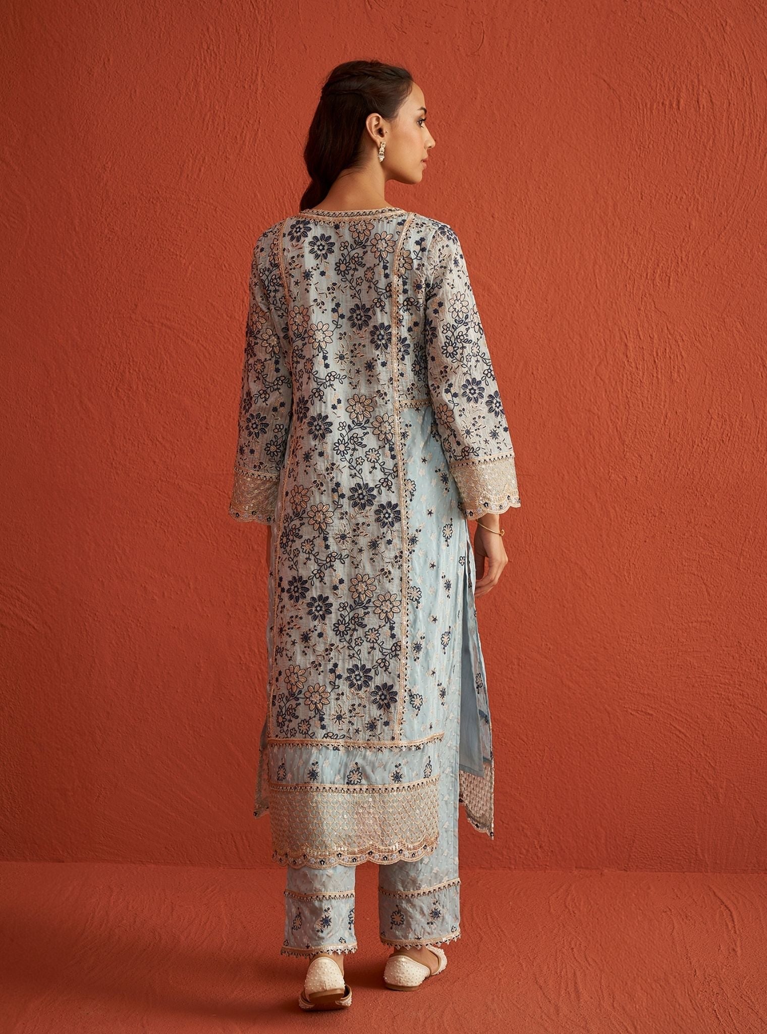 Mulmul Banarsi Lalisa Light Blue Kurta With Mulmul Banarsi Lalisa Light Blue Pant