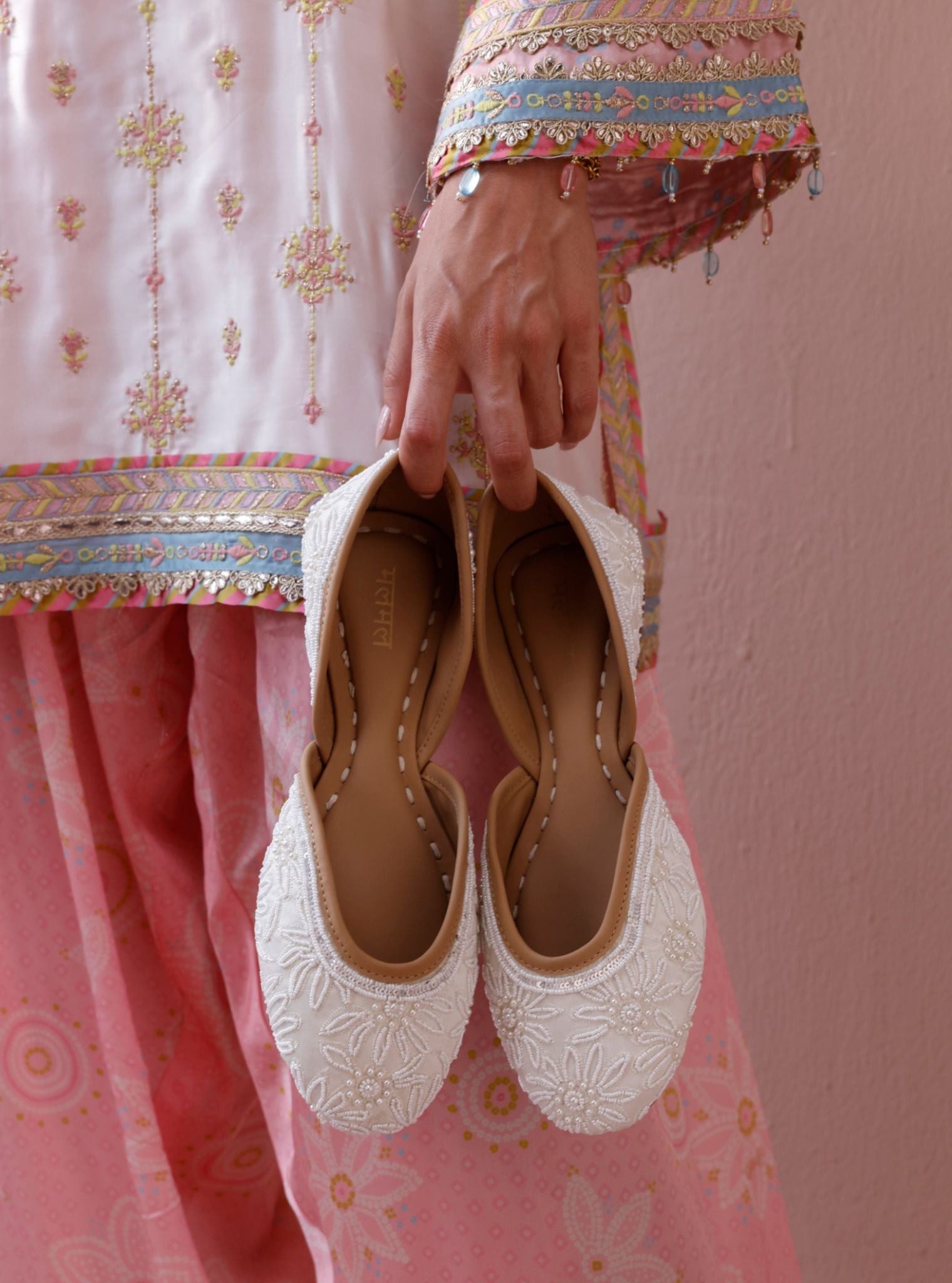 Viviana White Vegan Juttie