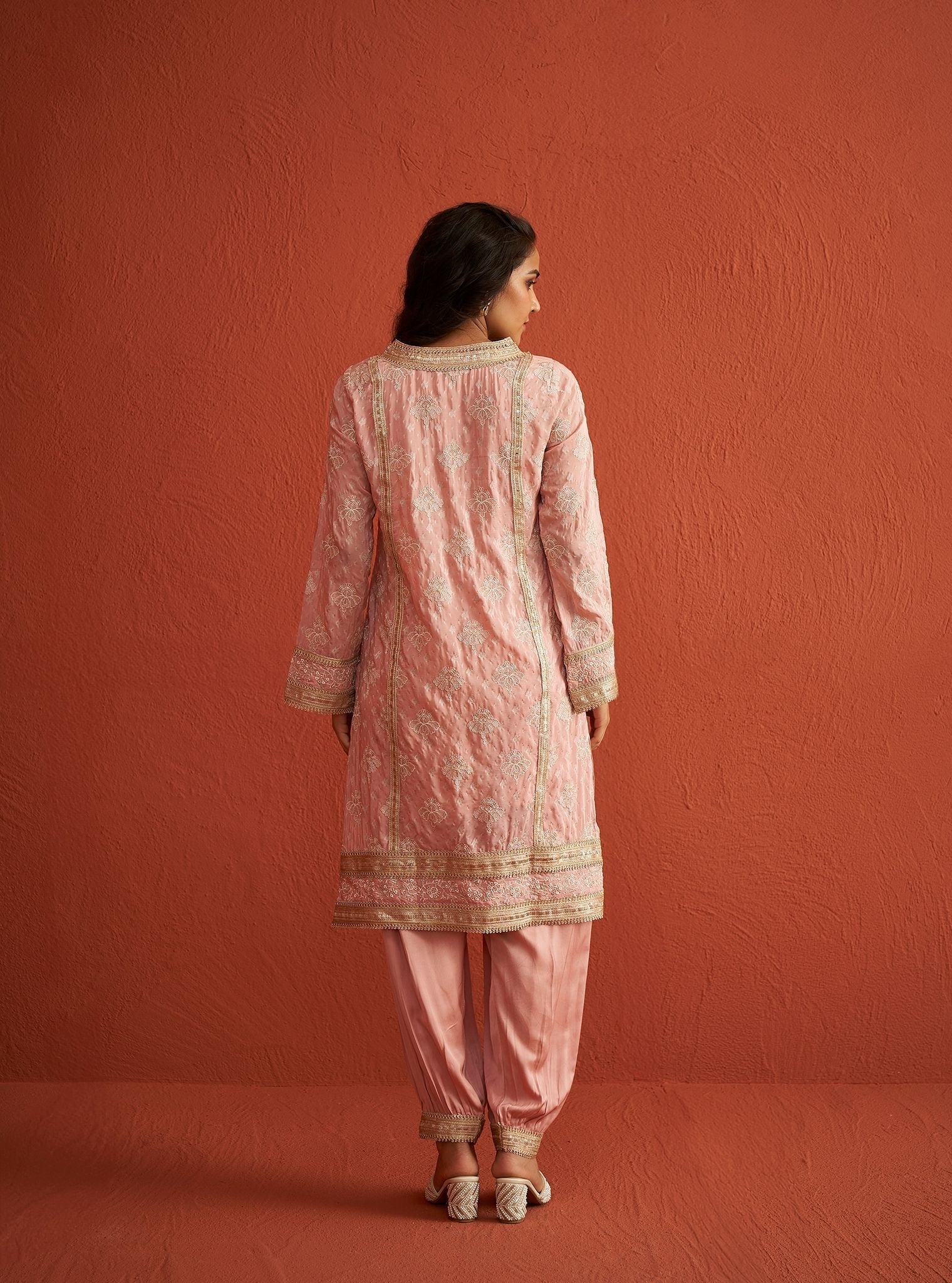 Mulmul Banarsi Faye Pink Kurta With Mulmul Cupro Satin Faye Pink Pant