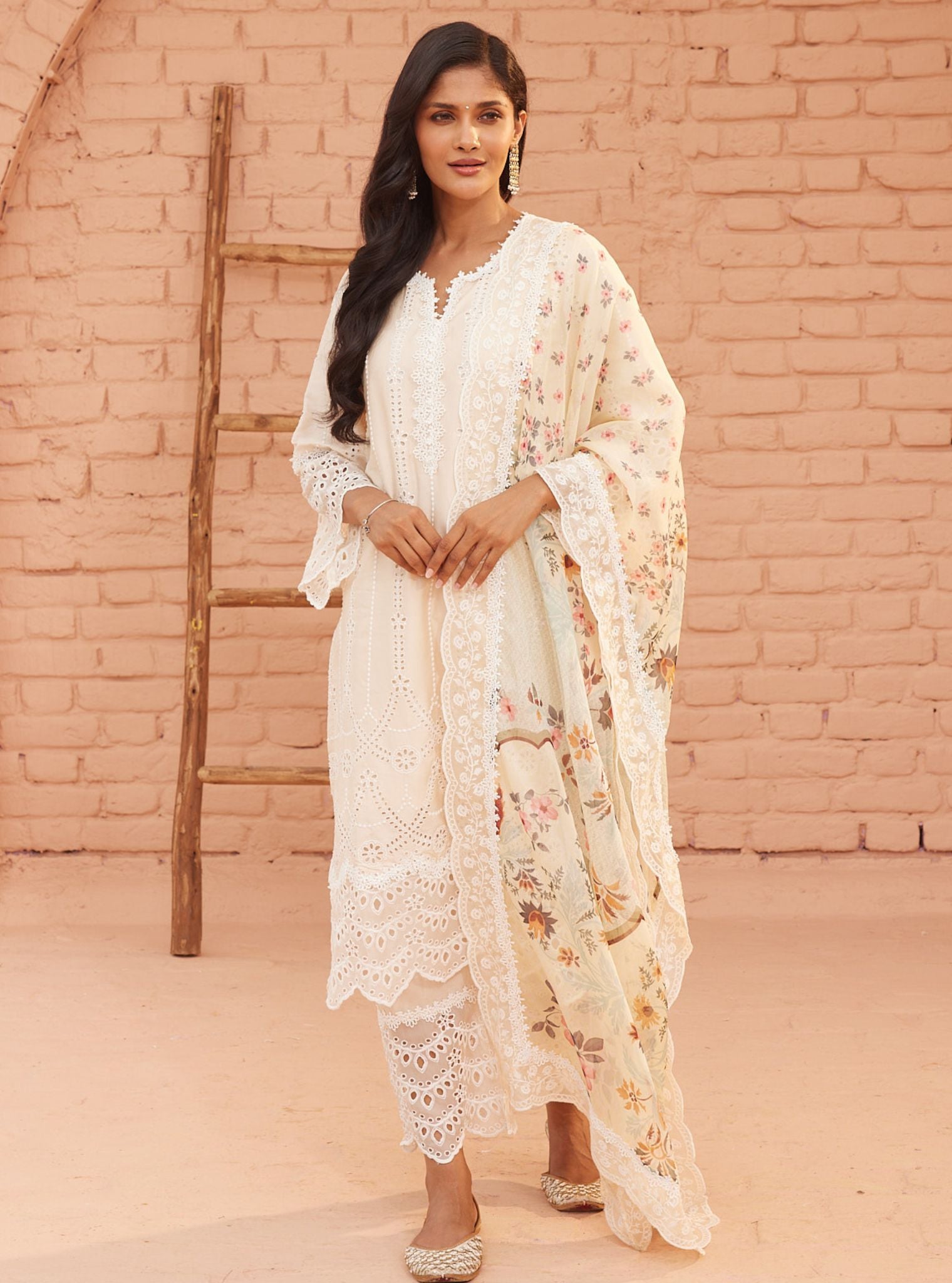 Mulmul Pima Vachi Off White Kurta with Mulmul Pima Vachi Off White Pant