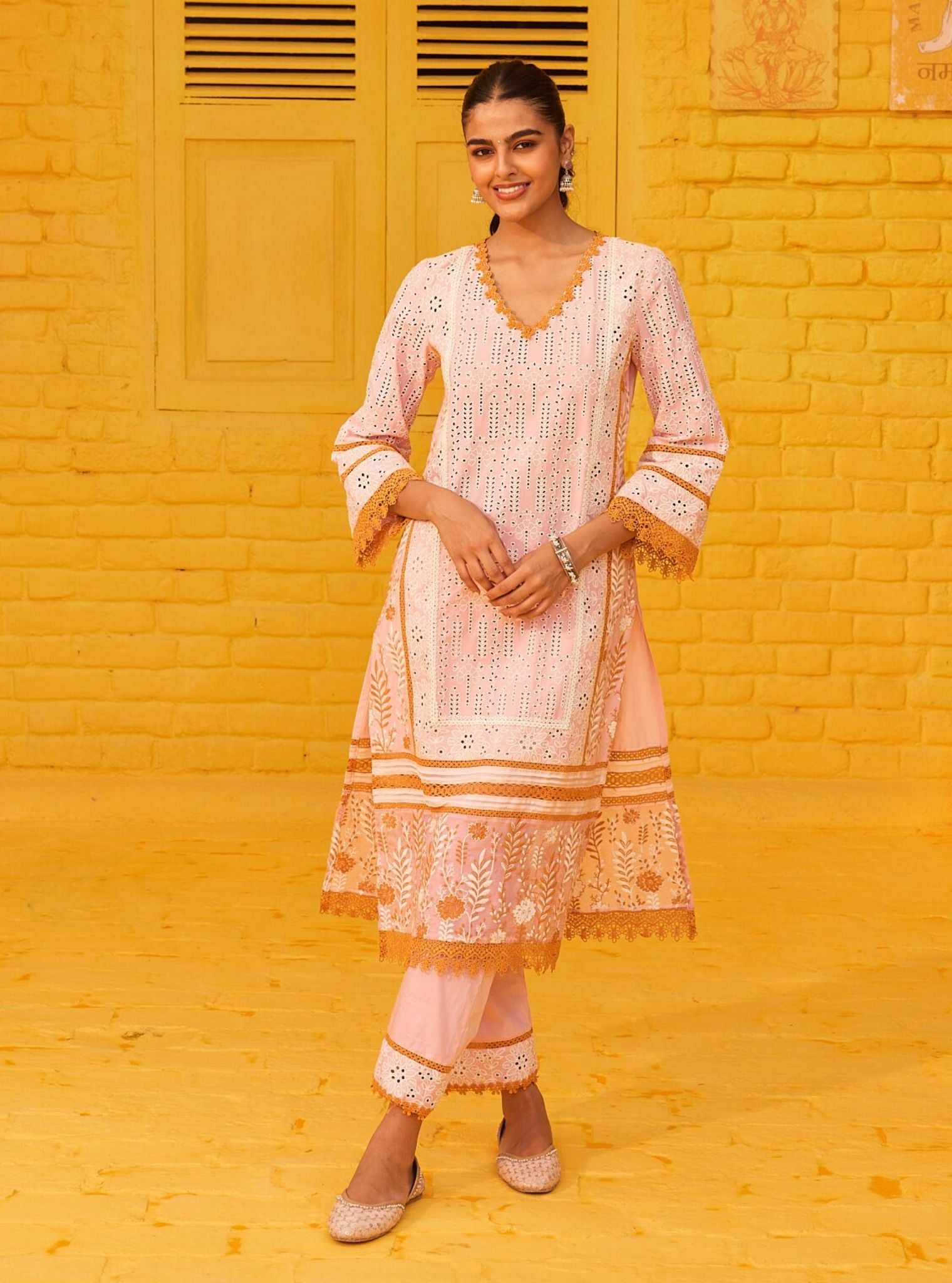 Mulmul Cotton Maithali Pink Kurta With Mulmul Cotton Maithali Pink Pant