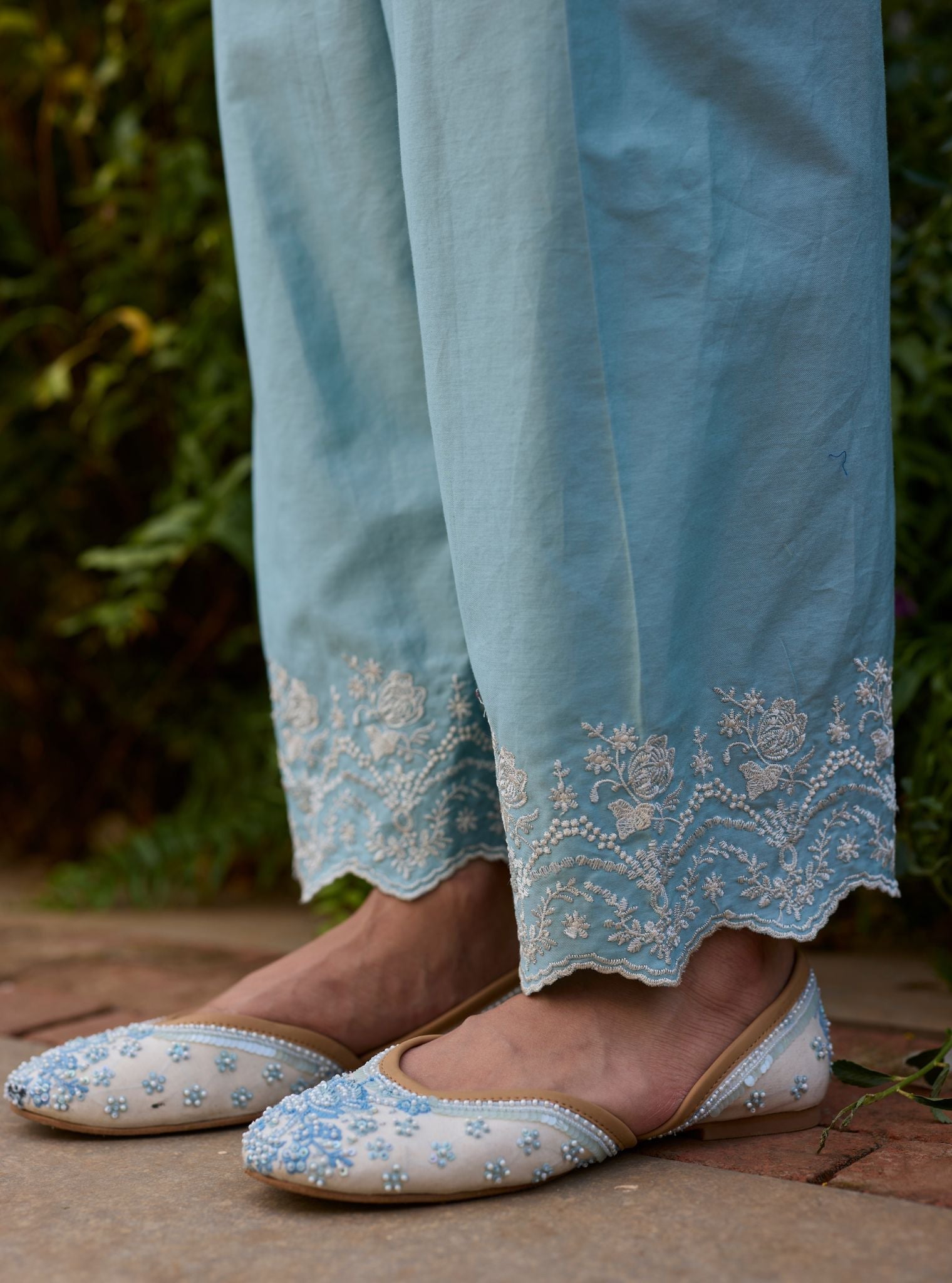 Julia White & Blue Vegan Juttie