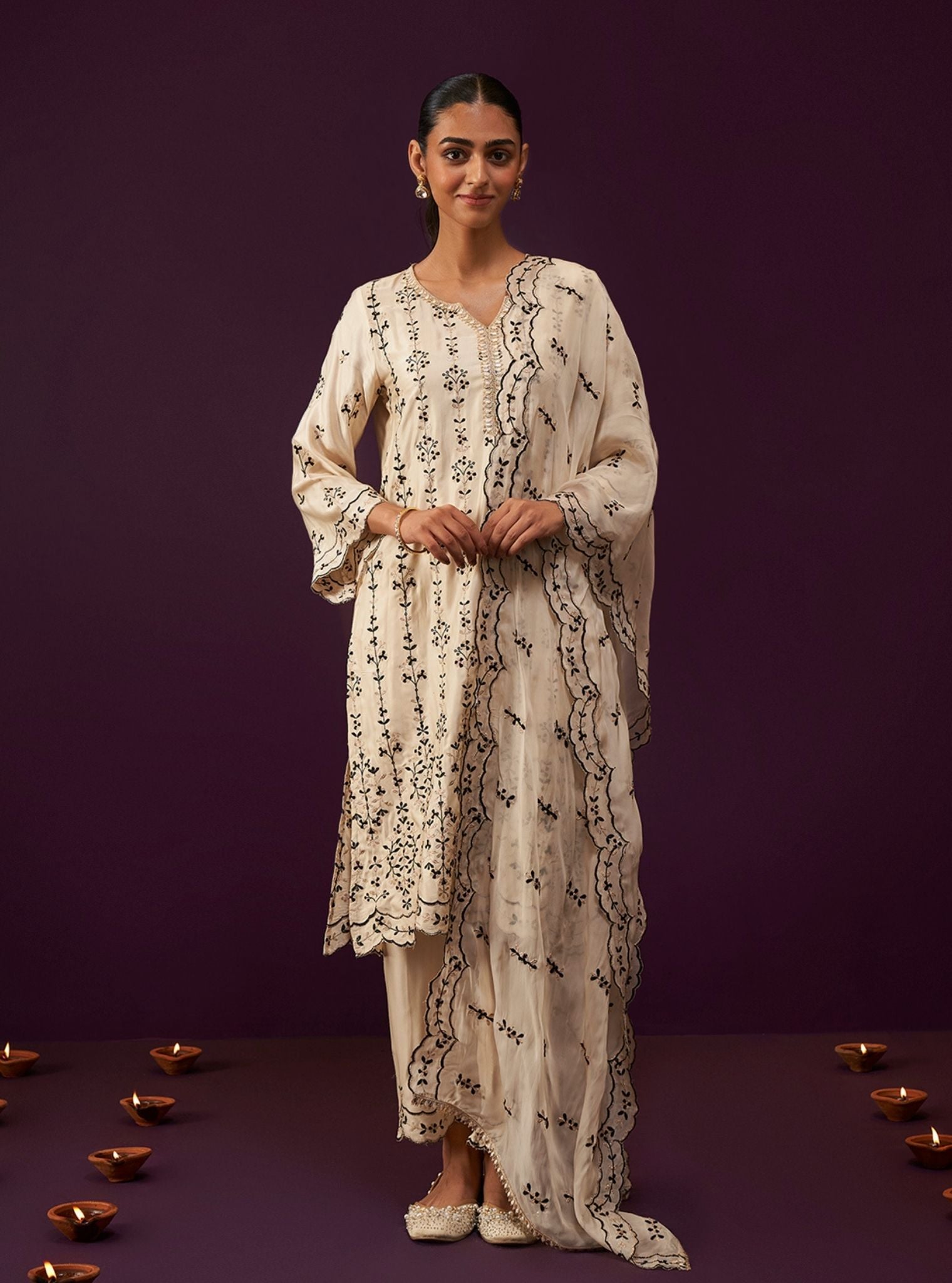 Mulmul Cupro Satin Tasanee Off White Kurta With Mulmul Cupro Satin Tasanee Off White Pant