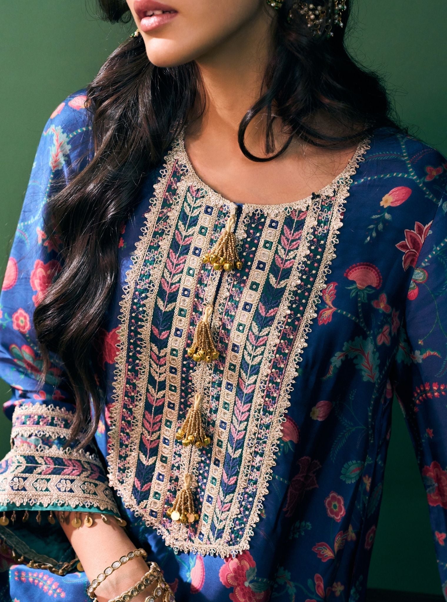 Sahi Cupro Satin Printed Navy Kurta with Navy Salwar Set