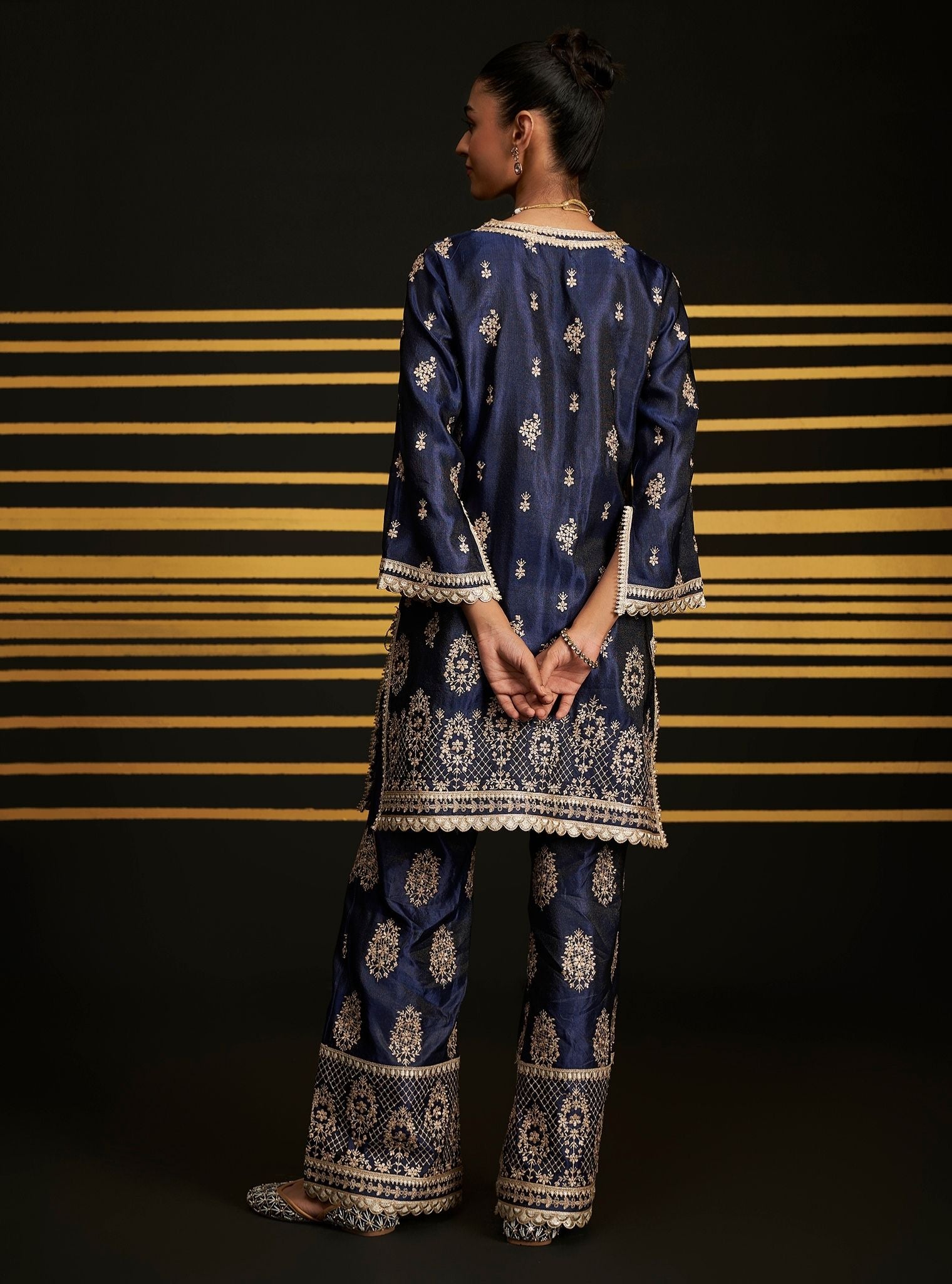 Mulmul Luxe Tissue Vaari Navy Kurta With Mulmul Luxe Tissue Vaari Navy Pant