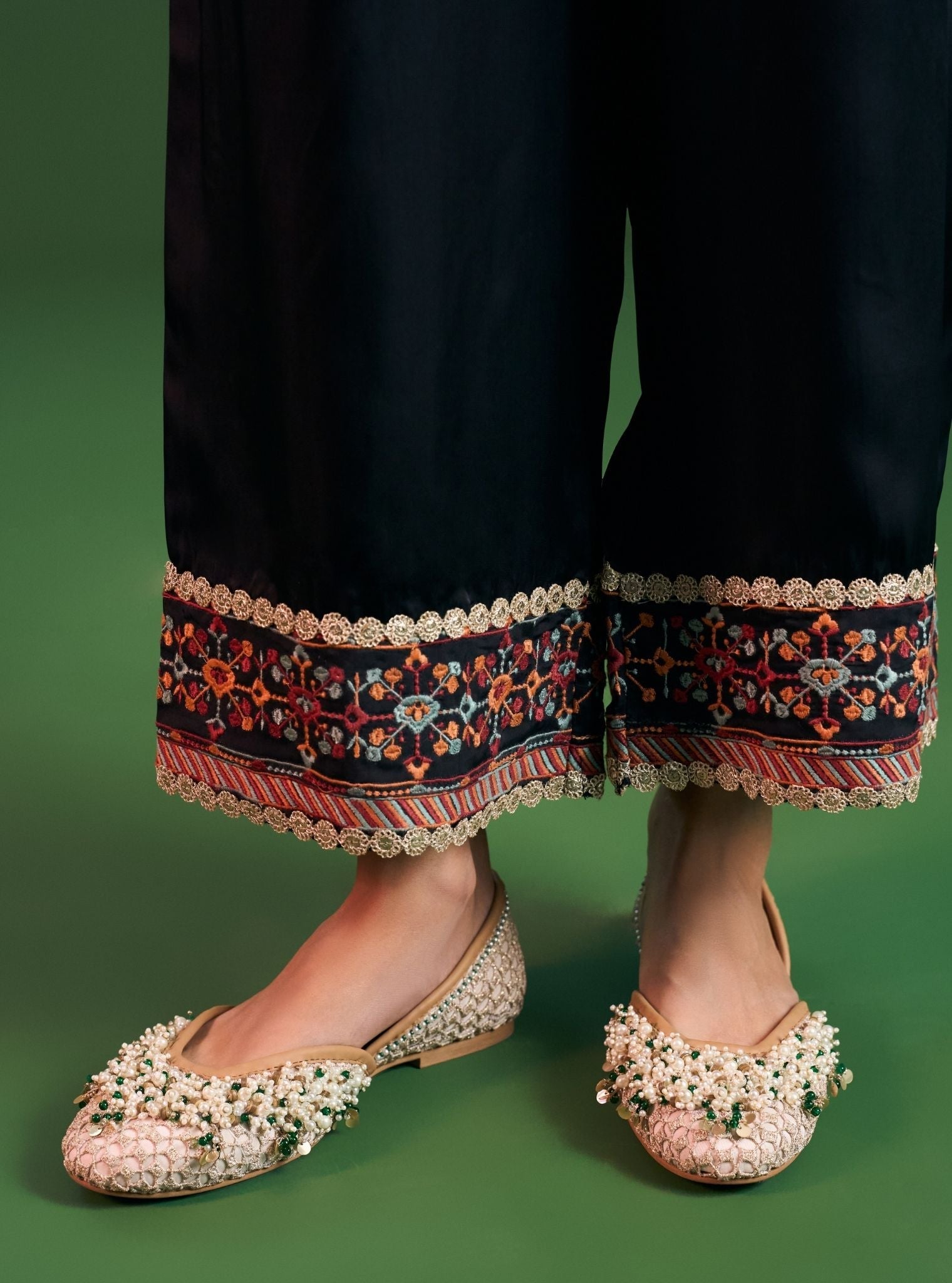 Hesi Cupro Satin Black Kurta Set