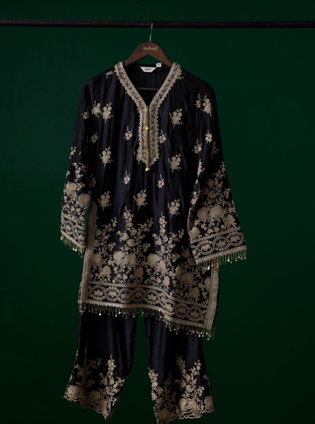 Saaj Cupro Satin Black Kurta Set