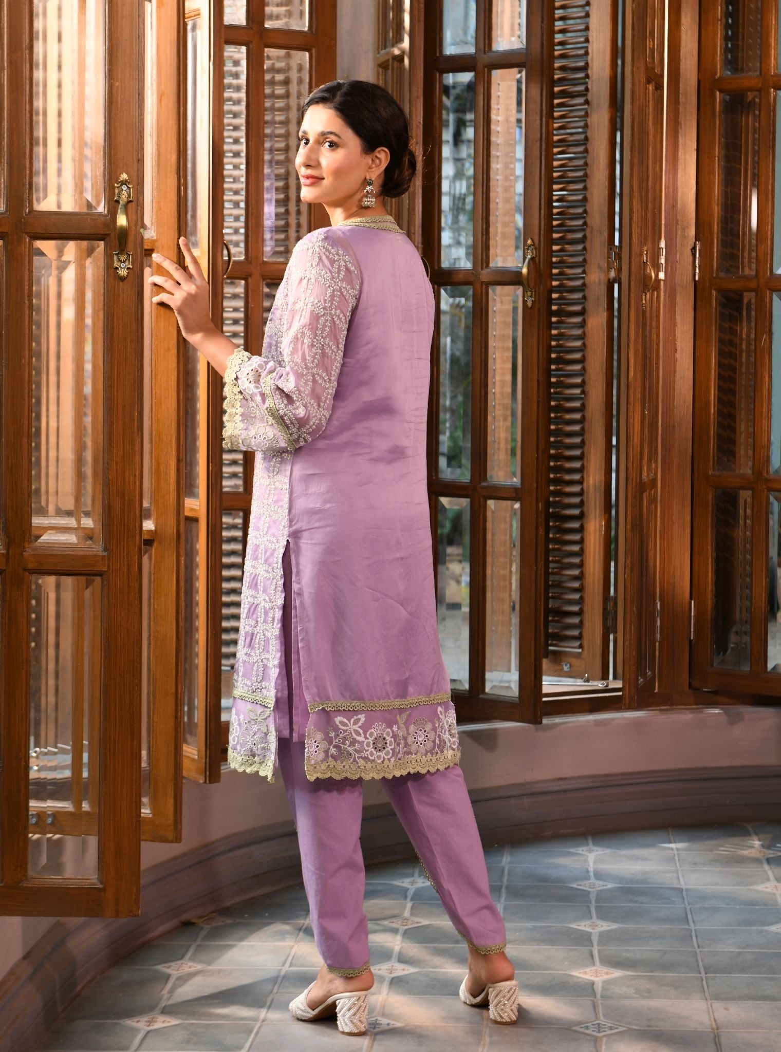 Mulmul Organza Ayten Lavender Kurta With Mulmul Cotton Ayten Lavender Pant