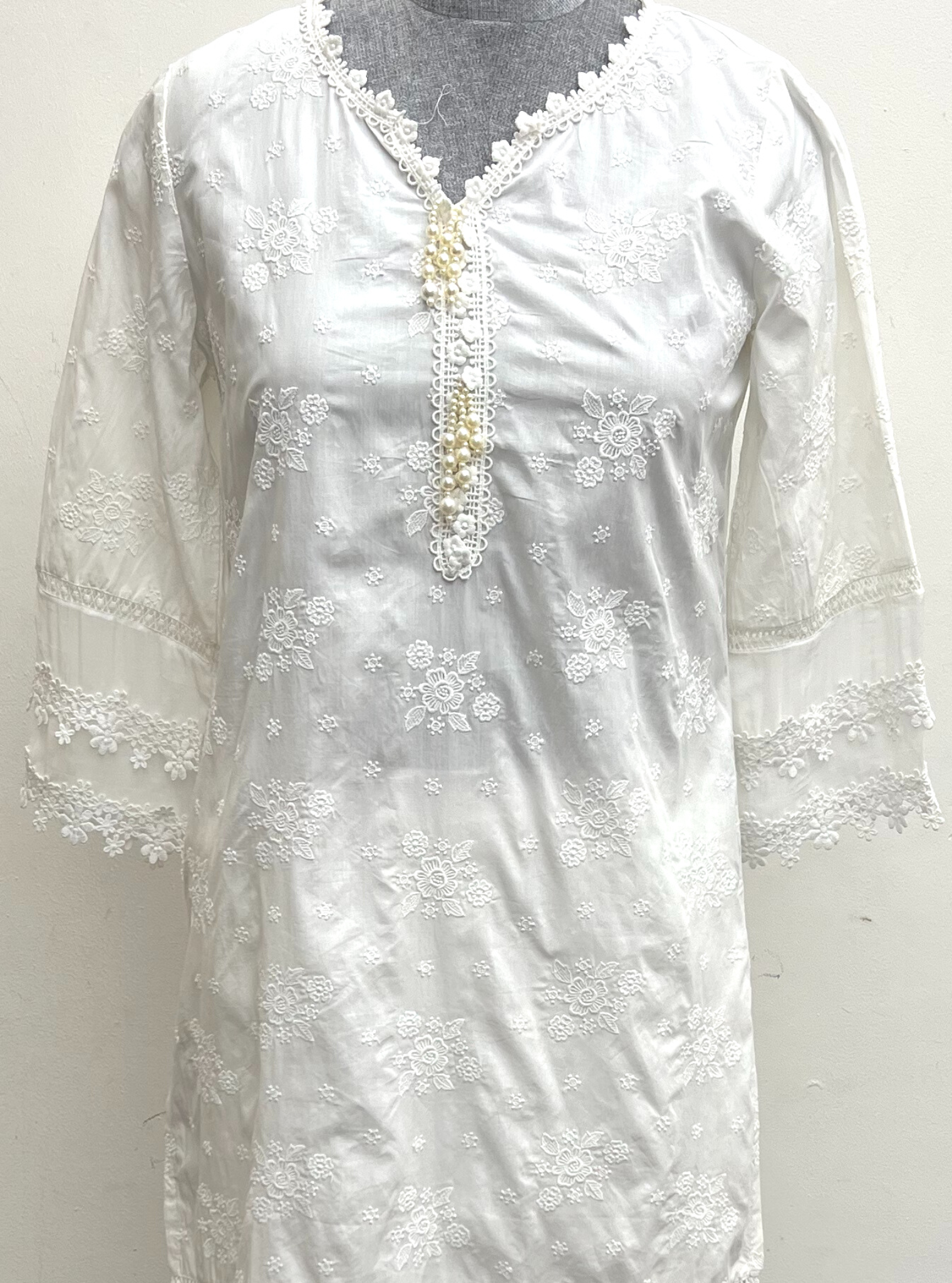 Mulmul Cotton Emmie White Kurta With Mulmul Cotton Diagonal Lace Pants