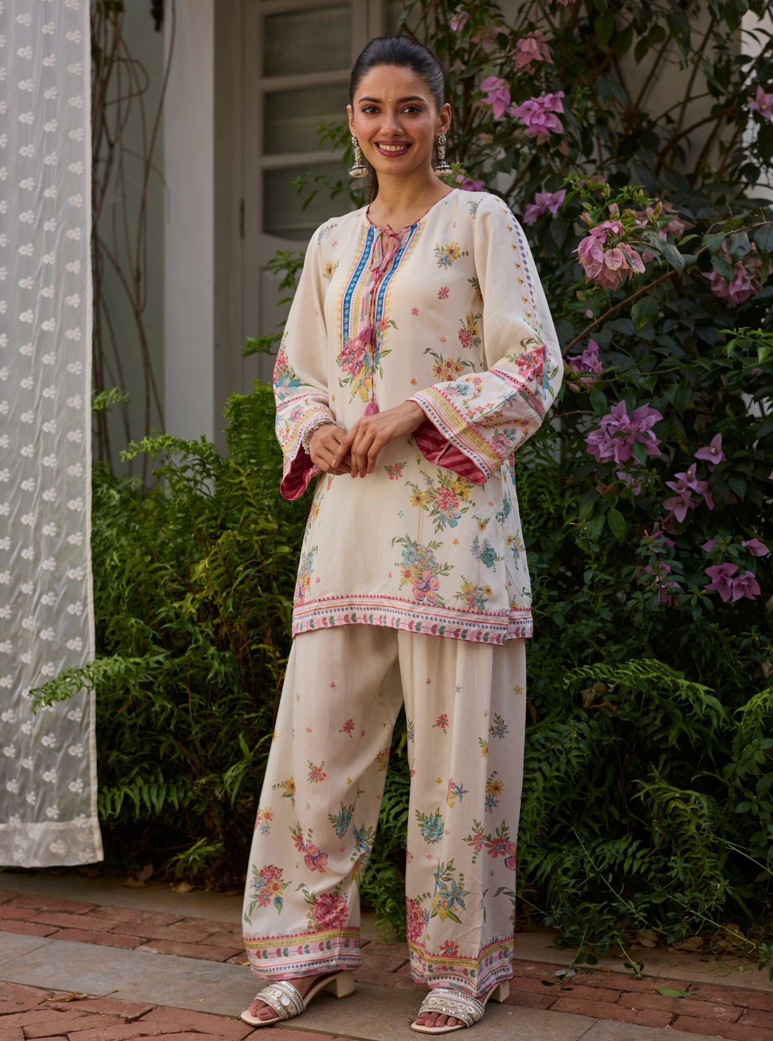 Enaara Lawn Off White Kurta Set