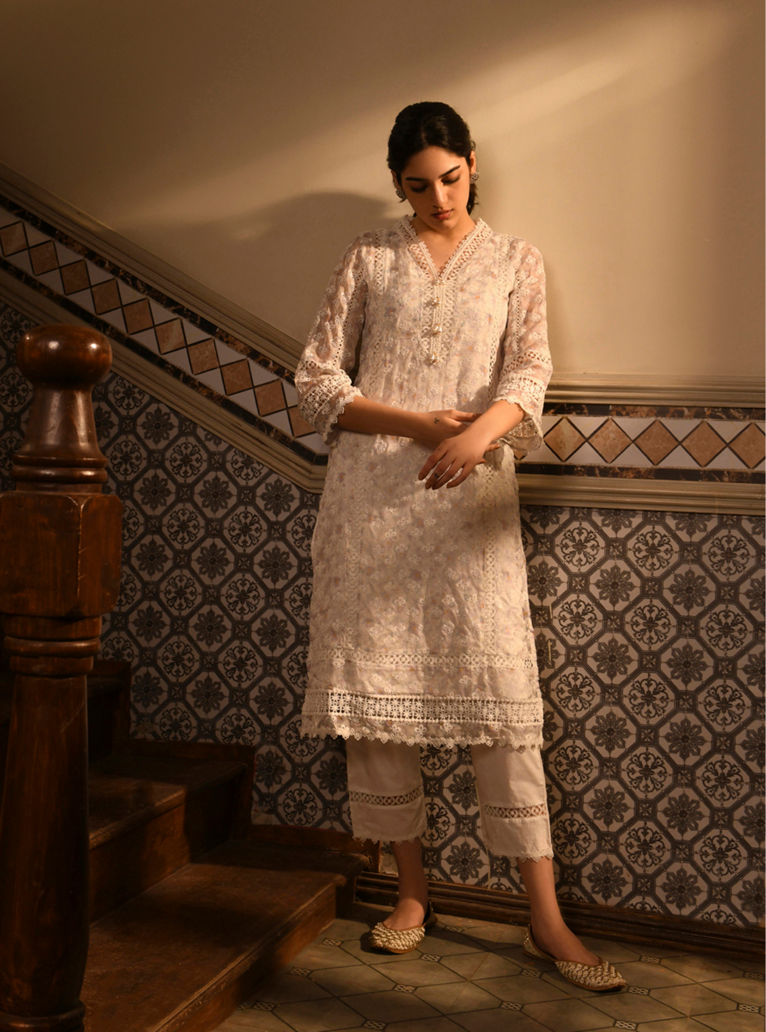 Mulmul Organza Mavi White Printed Kurta With Mulmul Cotton Mavi White Pant