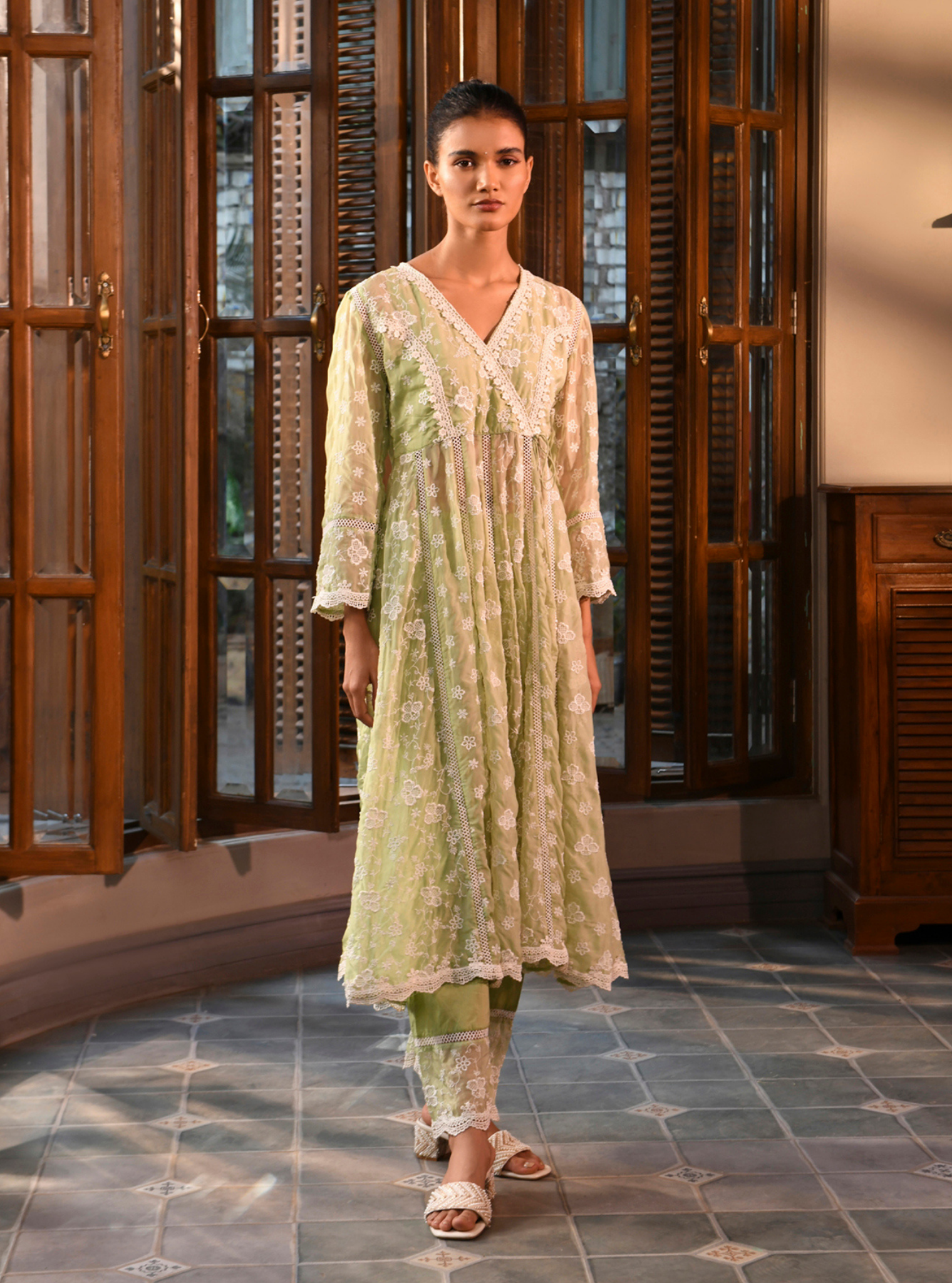 Mulmul Organza Bolour Green Kurta With Mulmul Cotton Bolour Green Pant