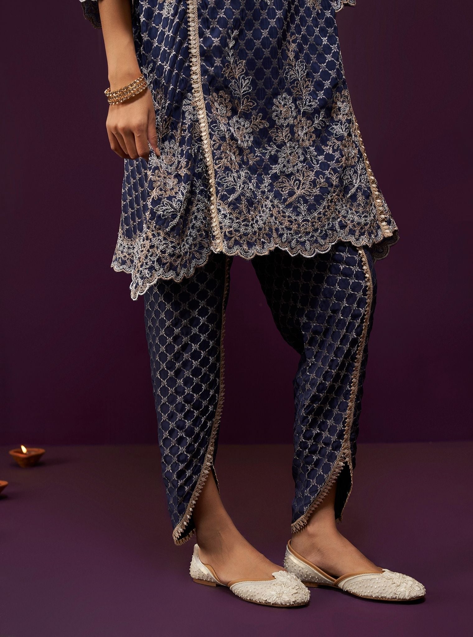 Mulmul Banarsi Giacinta Navy Kurta With Mulmul Banarsi Giacinta Navy Dhoti Pant