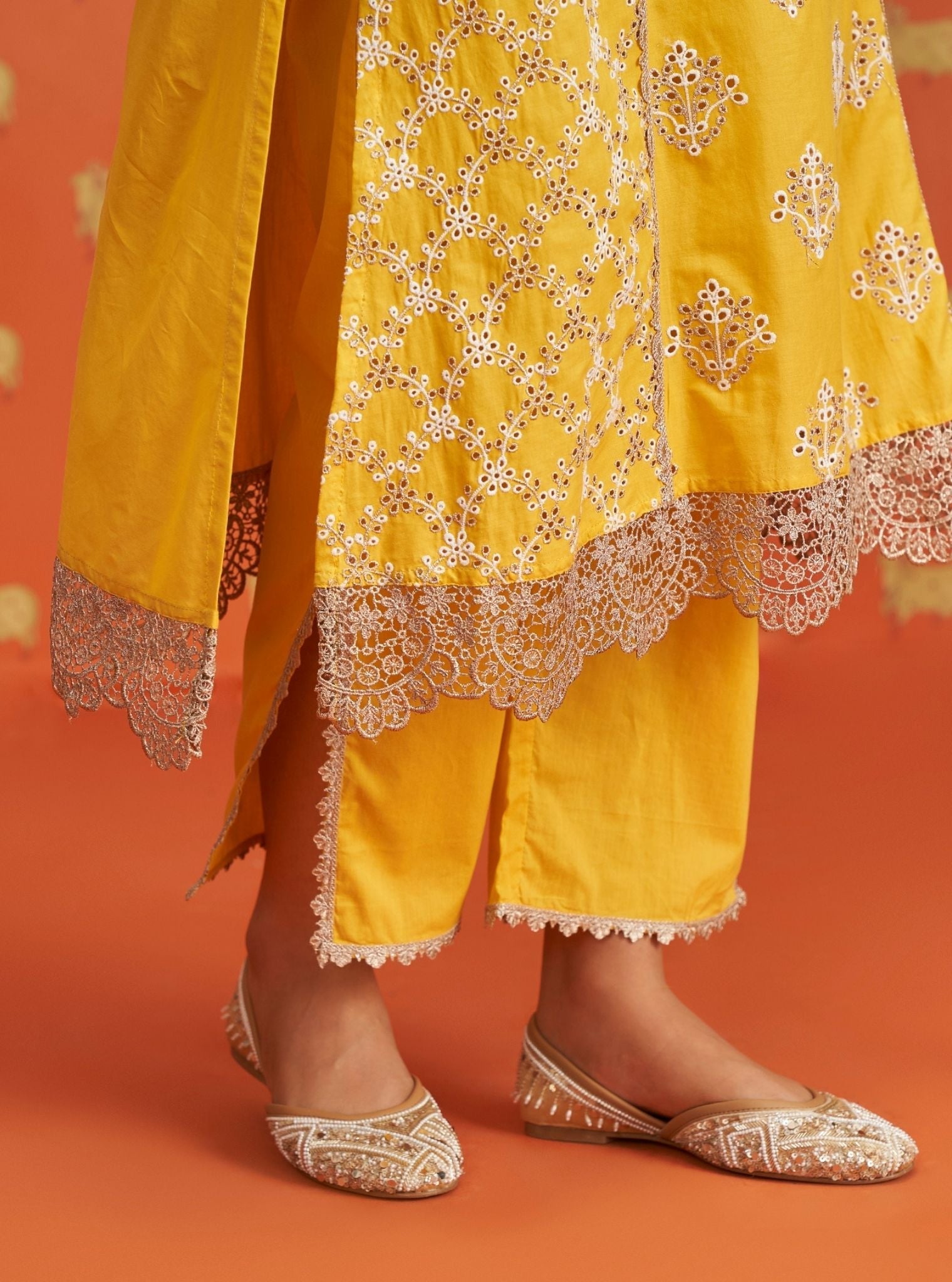 Mulmul Cotton Itsara Yellow Kurta With Mulmul Cotton Itsara Yellow Pant