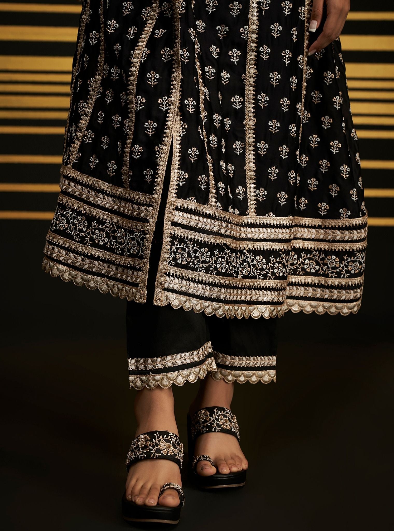 Mulmul Organza Patola Black Dupatta