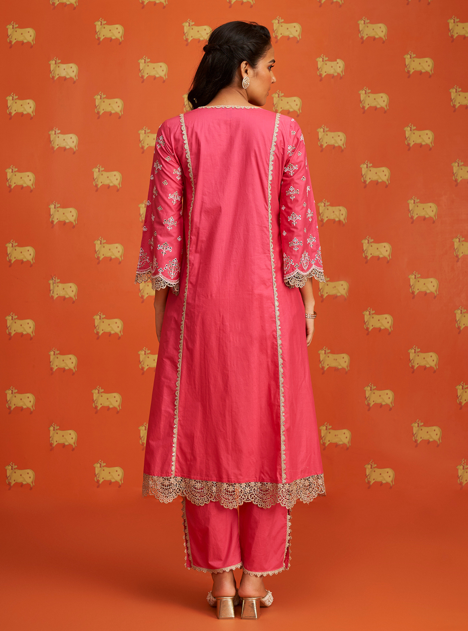 Mulmul Cotton Itsara Fuschia Kurta With Mulmul Cotton Itsara Fuschia Pant