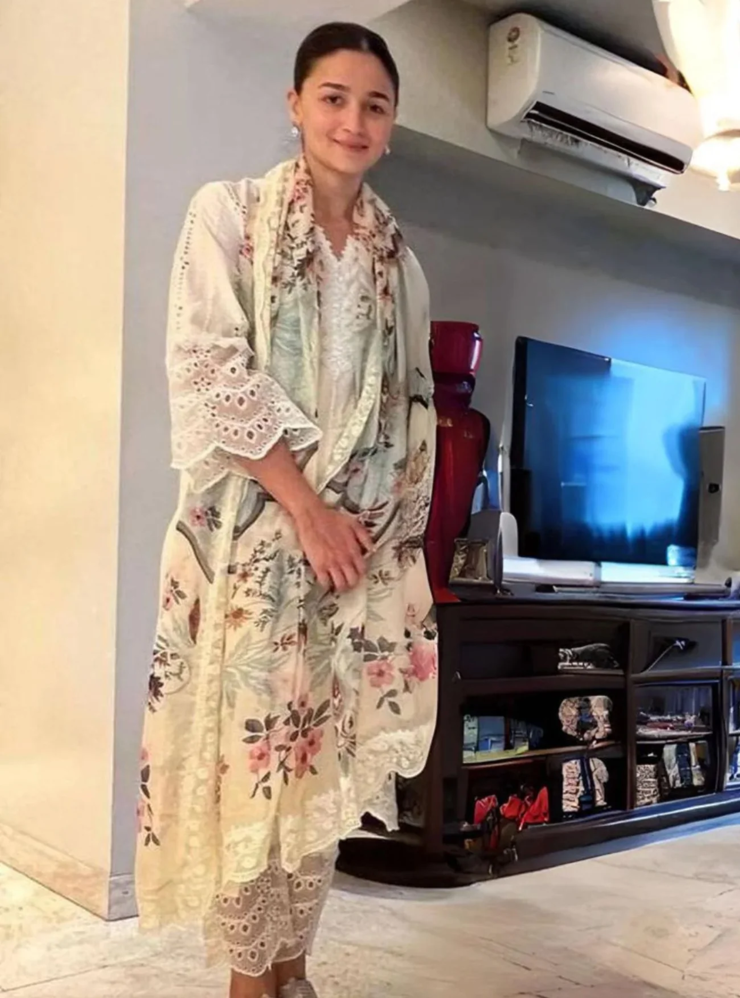 Vachi Pima Off White Kurta Set