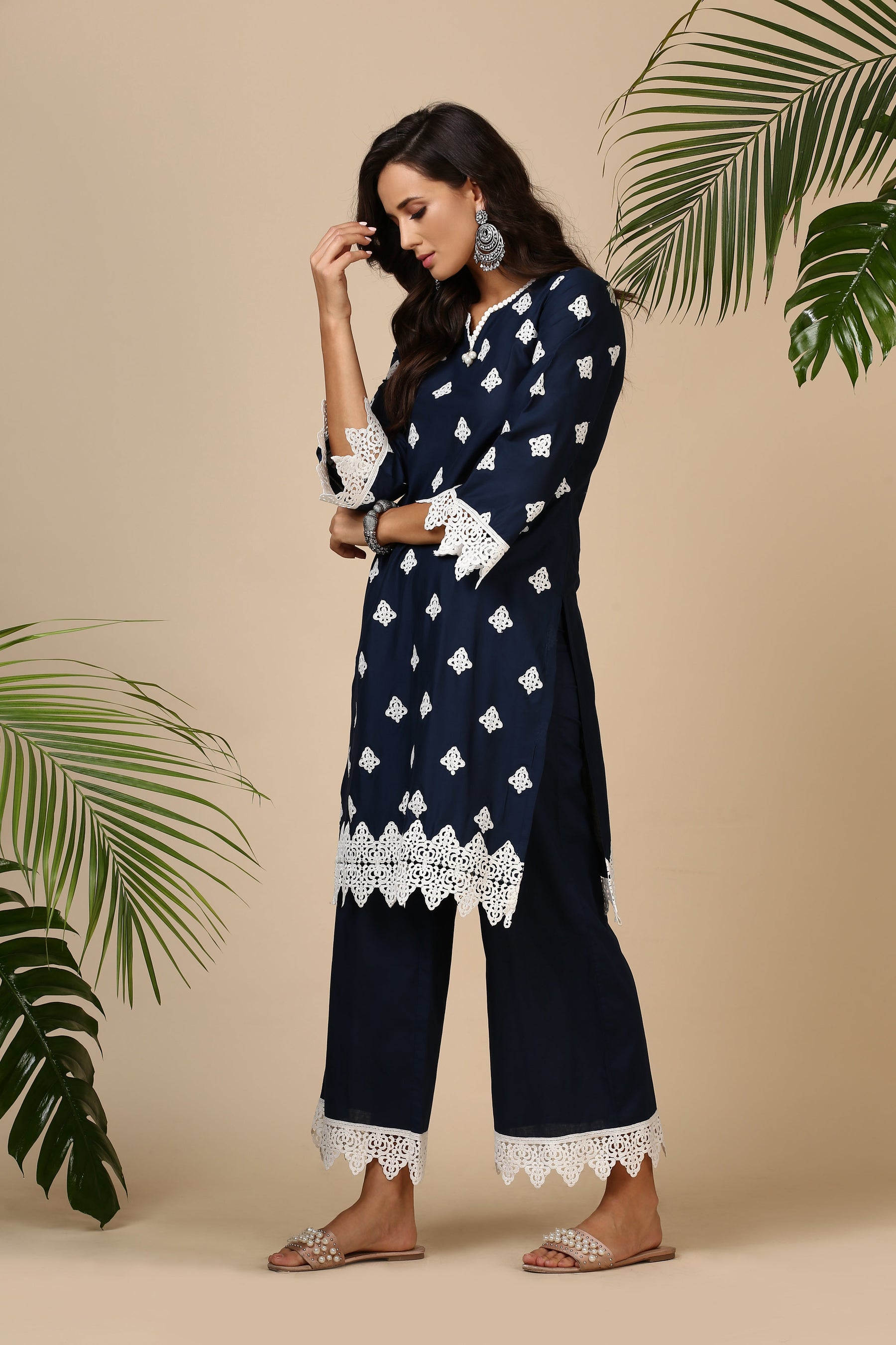 Coral bells Navy Blue