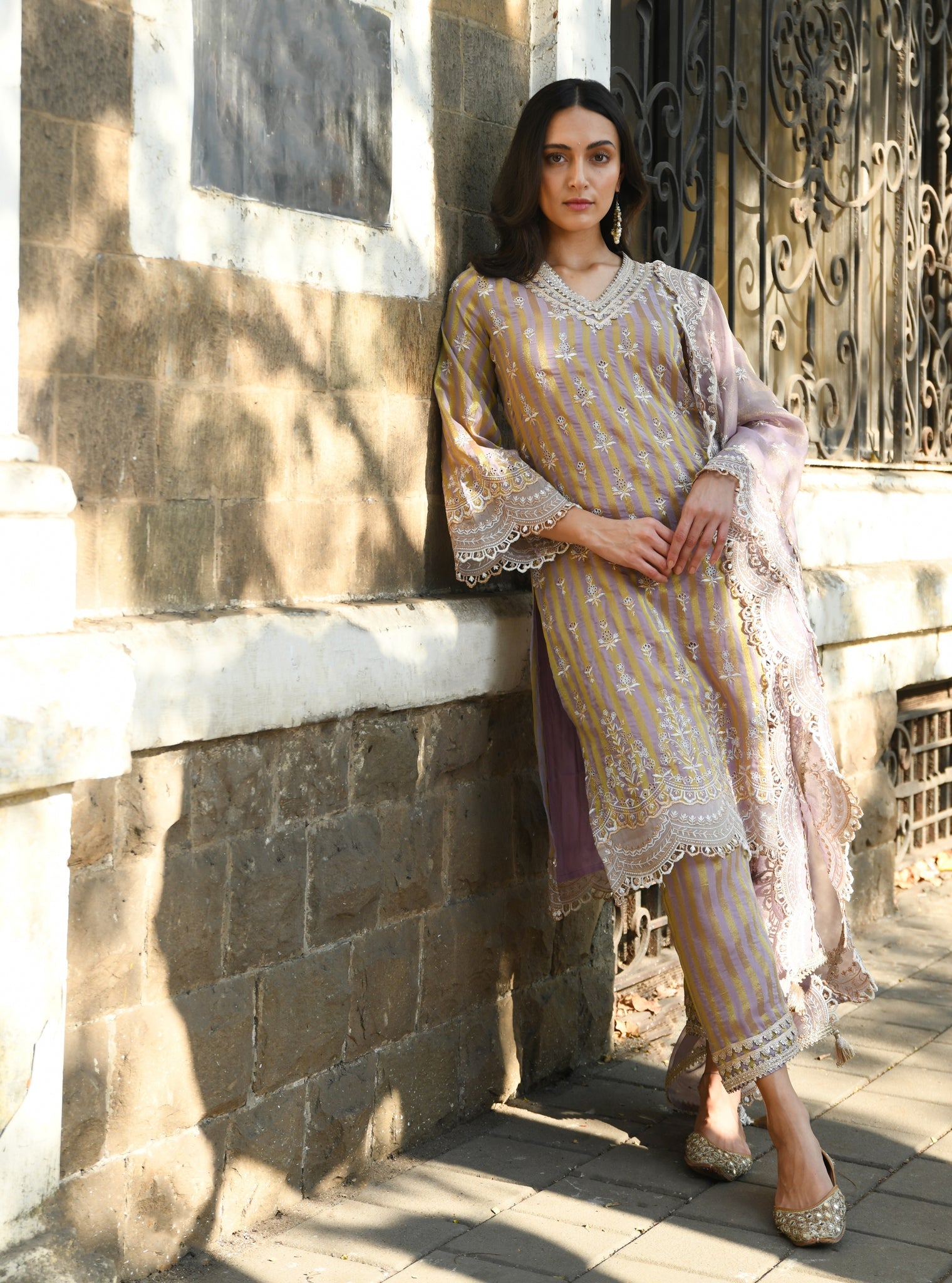 Mulmul Banarsi Dasheri Lavender Kurta With Mulmul Banarsi Dasheri Lavender Pant