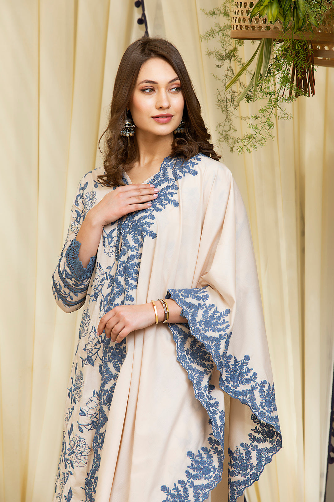 Mulmul Supima Cotton Emb. Border Dupatta