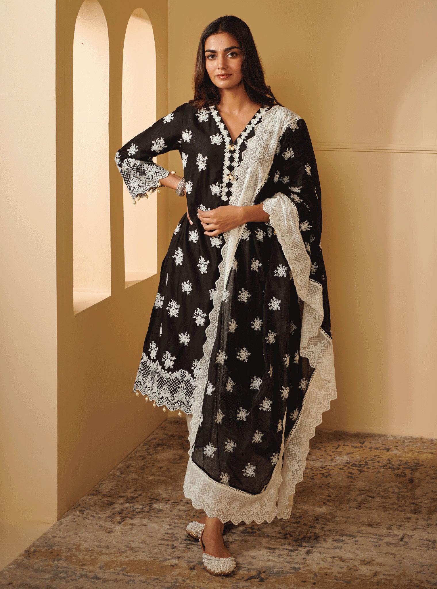 Mulmul Supima Cotton Vaigai Black Dupatta