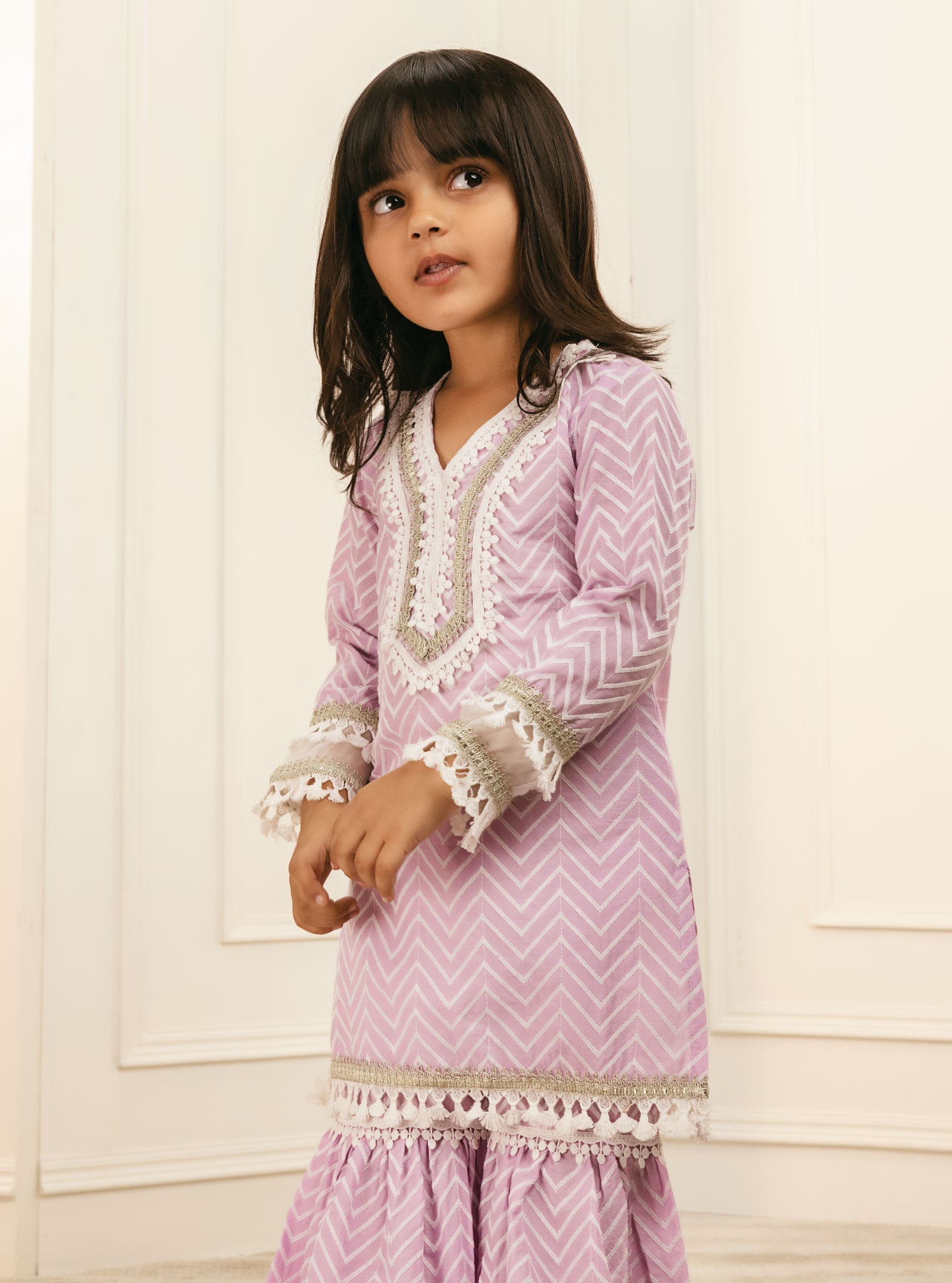 Mulmul Cotton Elara Lilac Kurta With Elara Lilac Garara