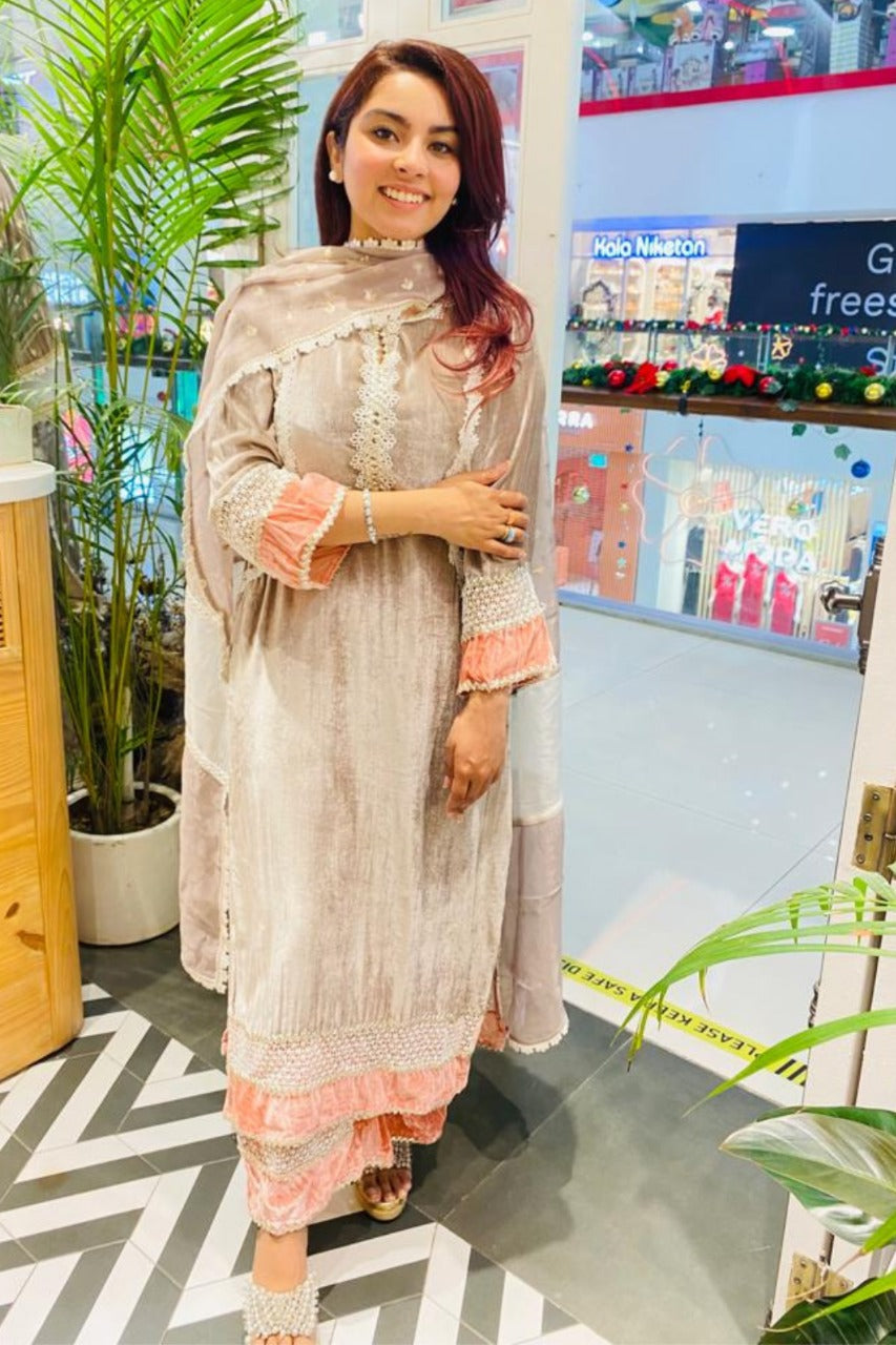 Makhmal Birch Grey Kurta With Makhmal Birch Pink Pyajama