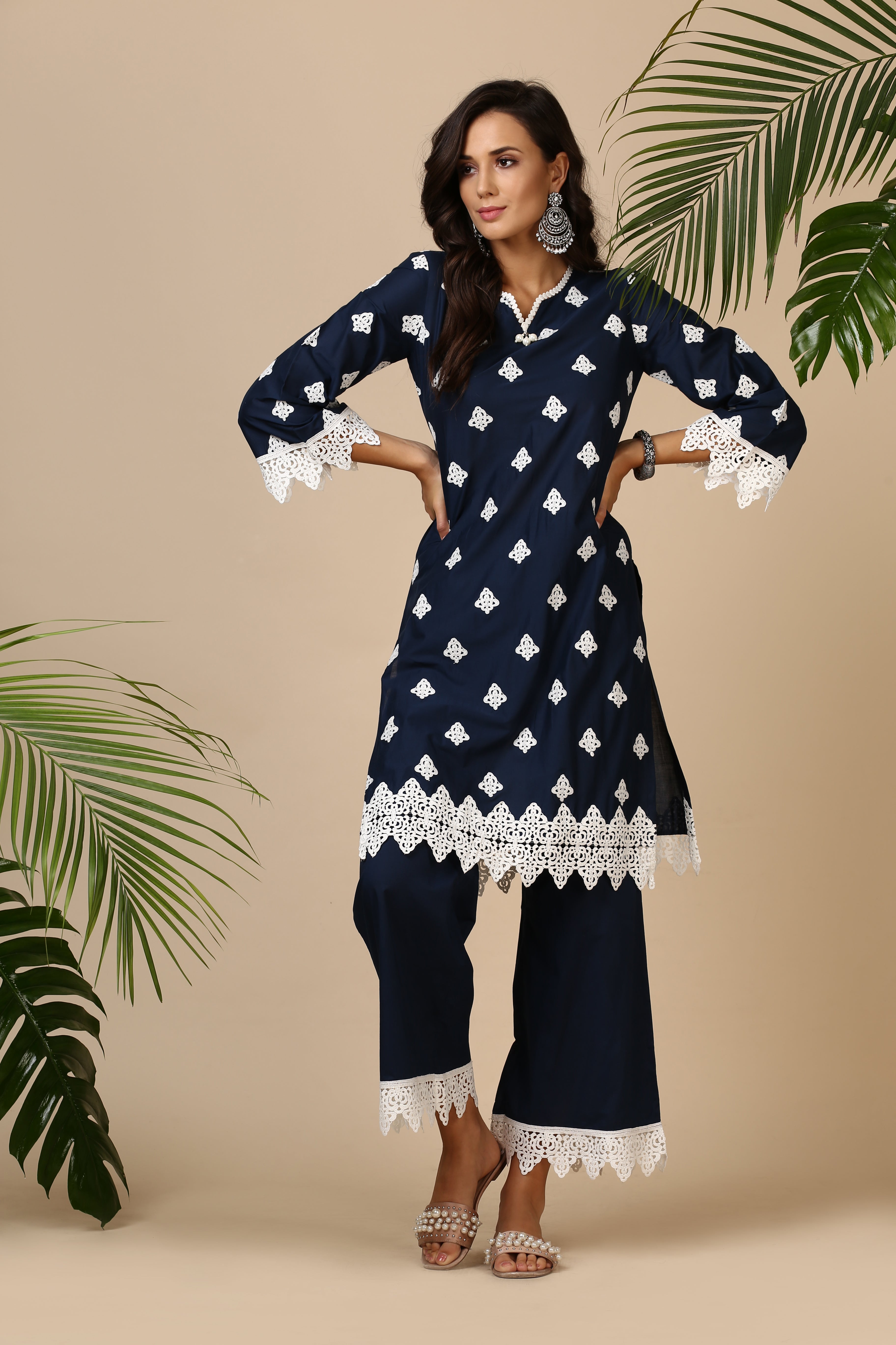 Coral bells Navy Blue