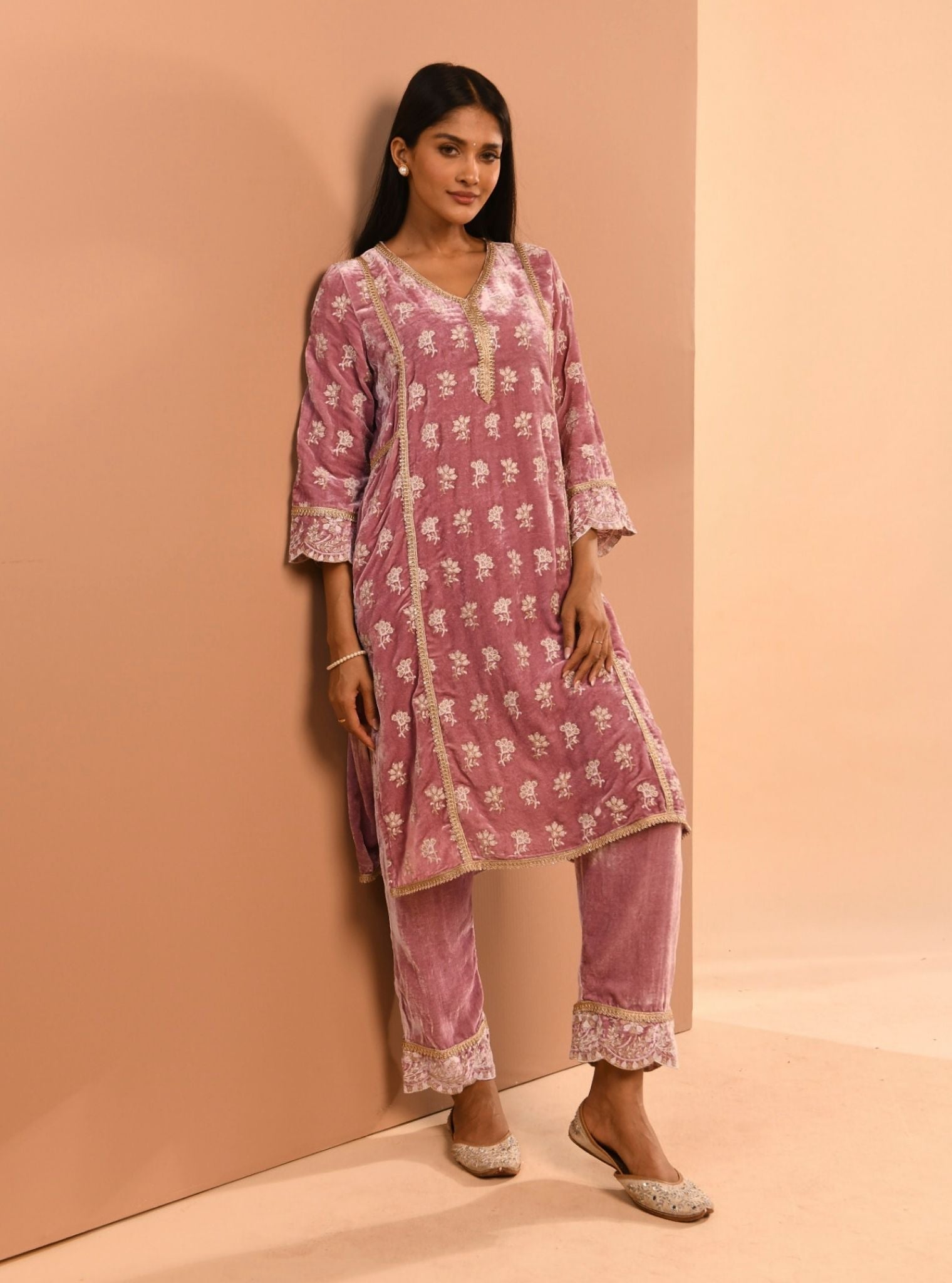 Mulmul Velvet Naia Lilac Kurta With Mulmul Naia Lilac Pant