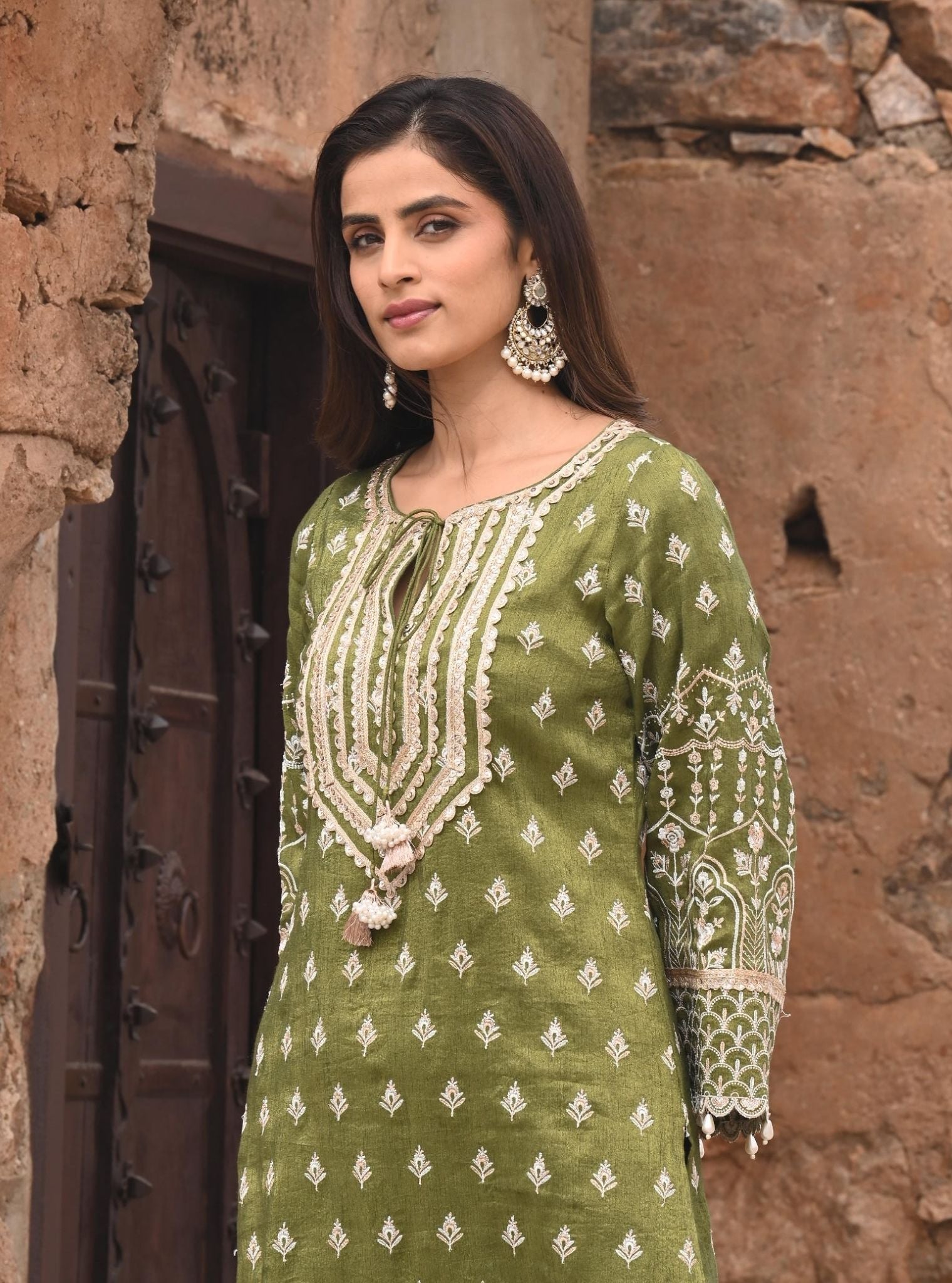 Mulmul Luxe Tissue Satin Dholna Moss Green Kurta with Mulmul Luxe Tissue Satin Dholna Moss Green Pant