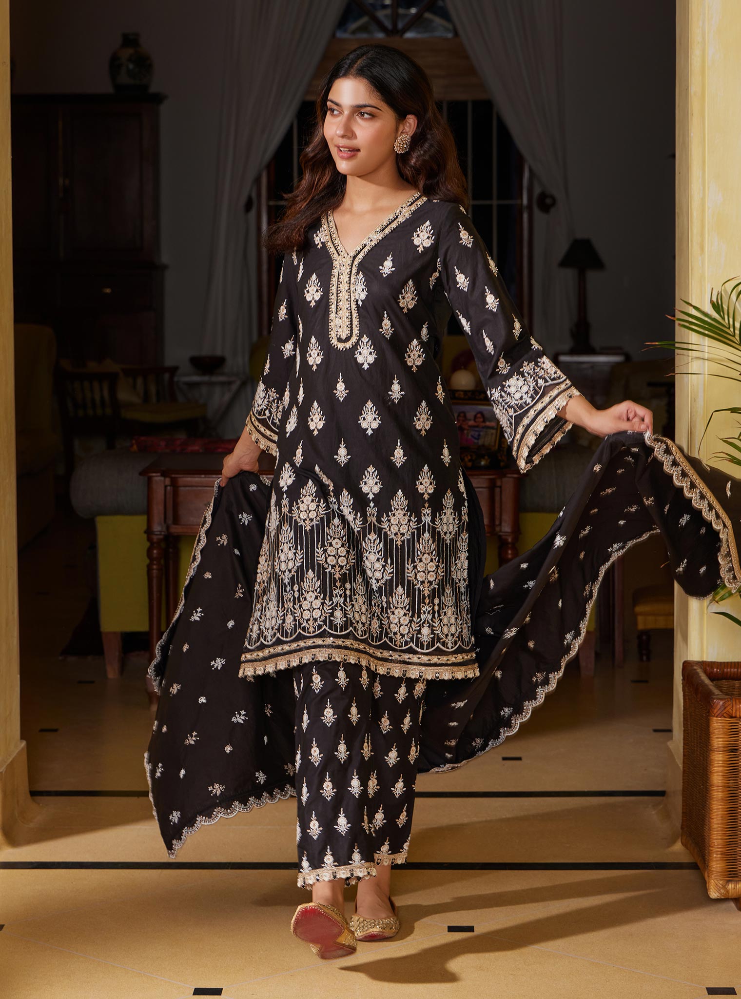 Mulmul Cotton Amaltas Black Kurta with Mulmul Cotton Amaltas Black Pant