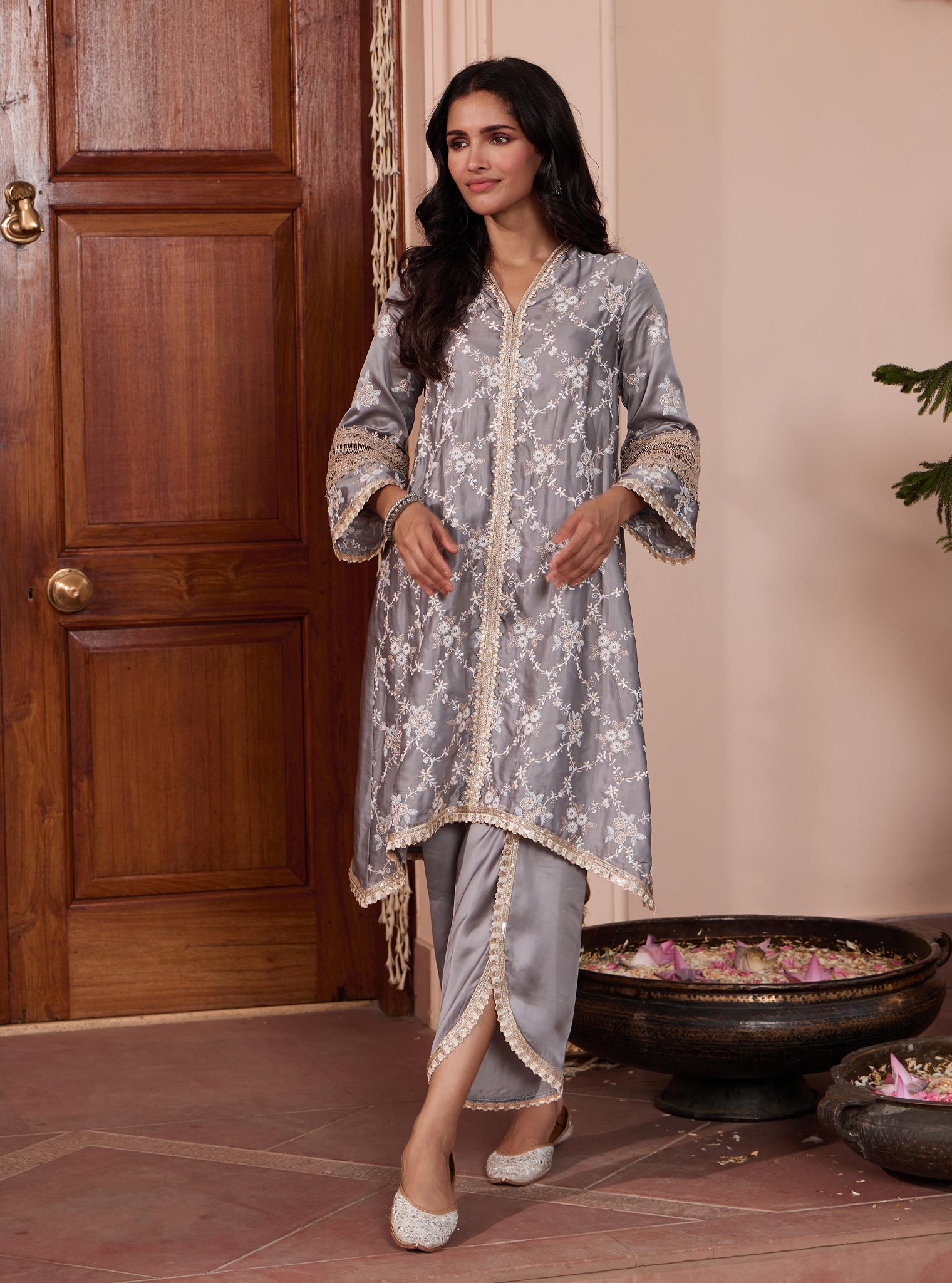 Mulmul Cupro Dvija Grey Kurta with Mulmul Cupro Dvija Grey Pant