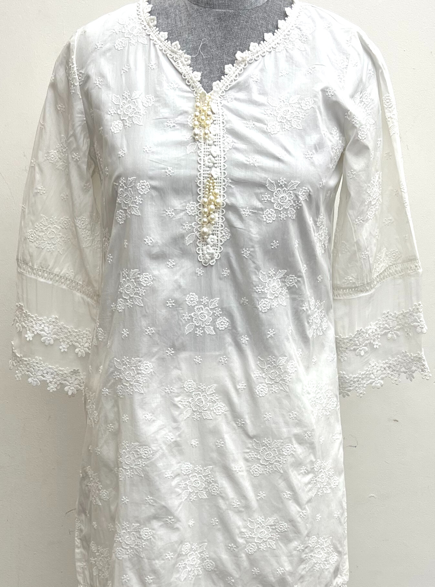 Mulmul Cotton Emmie White Kurta With Mulmul Cotton Diagonal Lace Pants