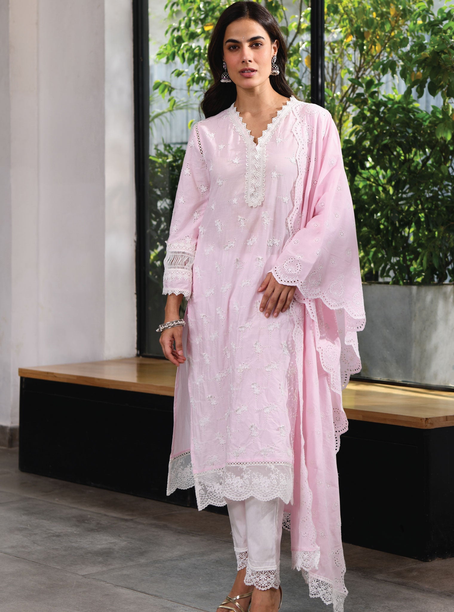 Mulmul Cotton Salisbury Pink Kurta With Scallop Lace White Pant