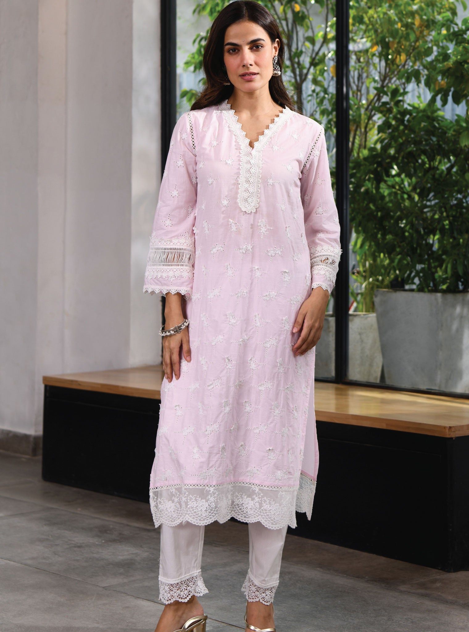 Mulmul Cotton Salisbury Pink Kurta With Scallop Lace White Pant